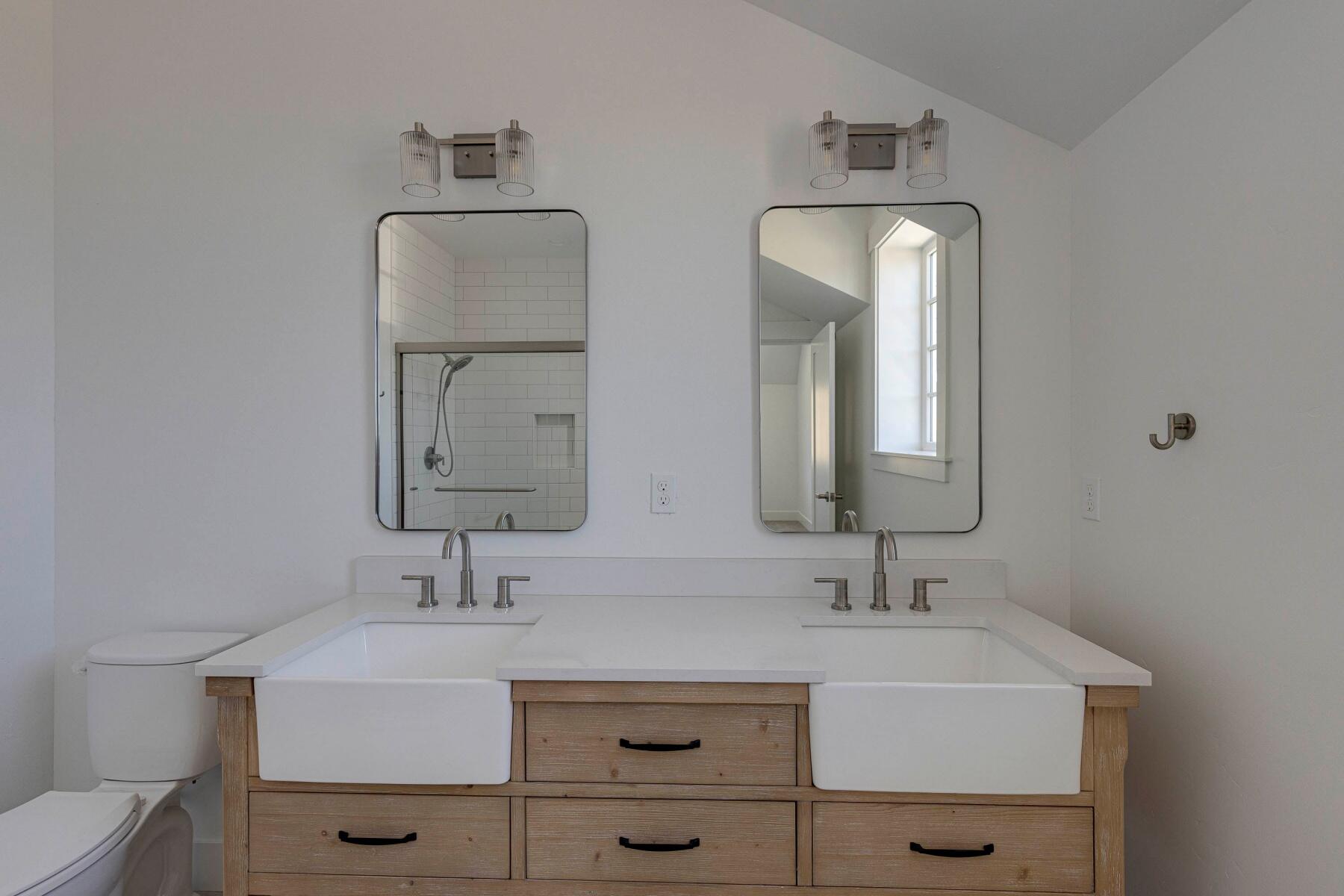 1152 NE Seascape Avenue, 9-13