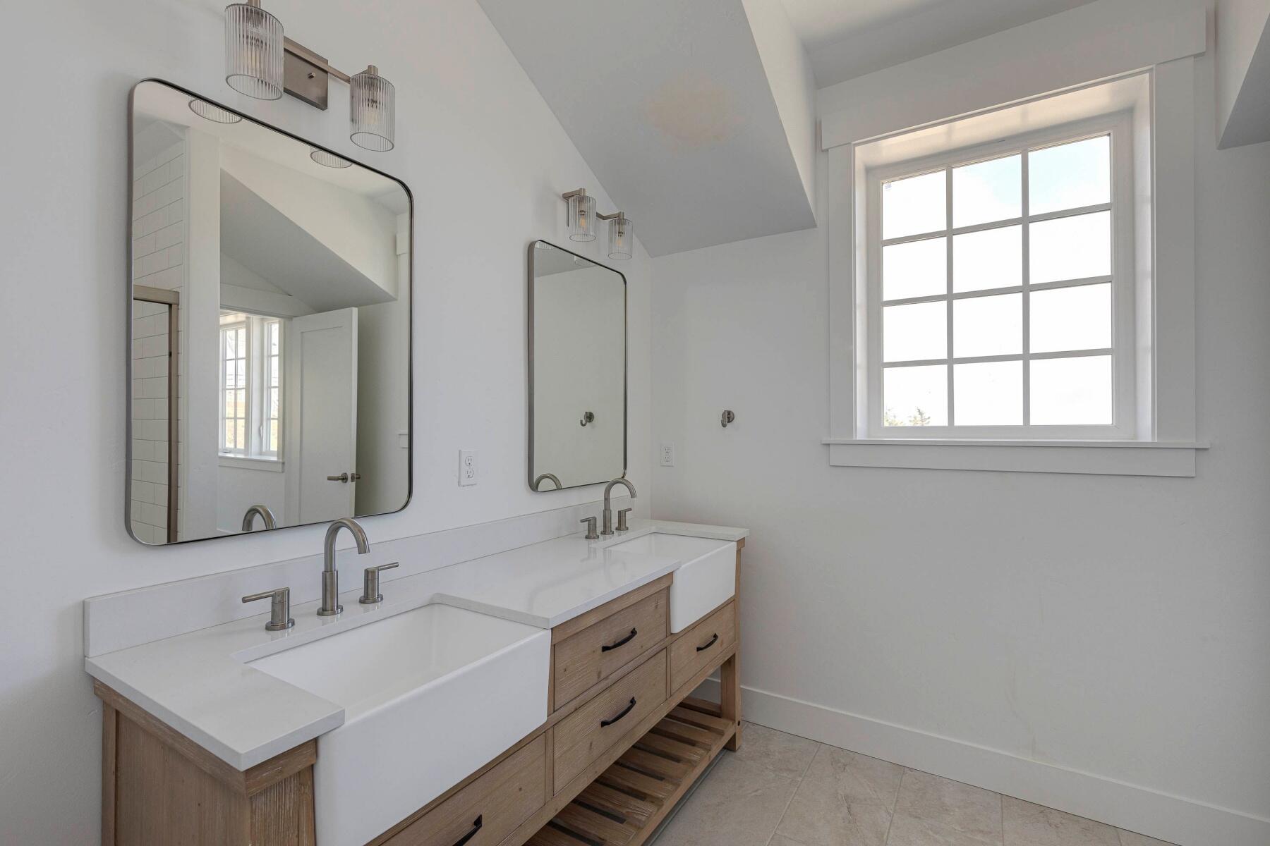 1152 NE Seascape Avenue, 9-13