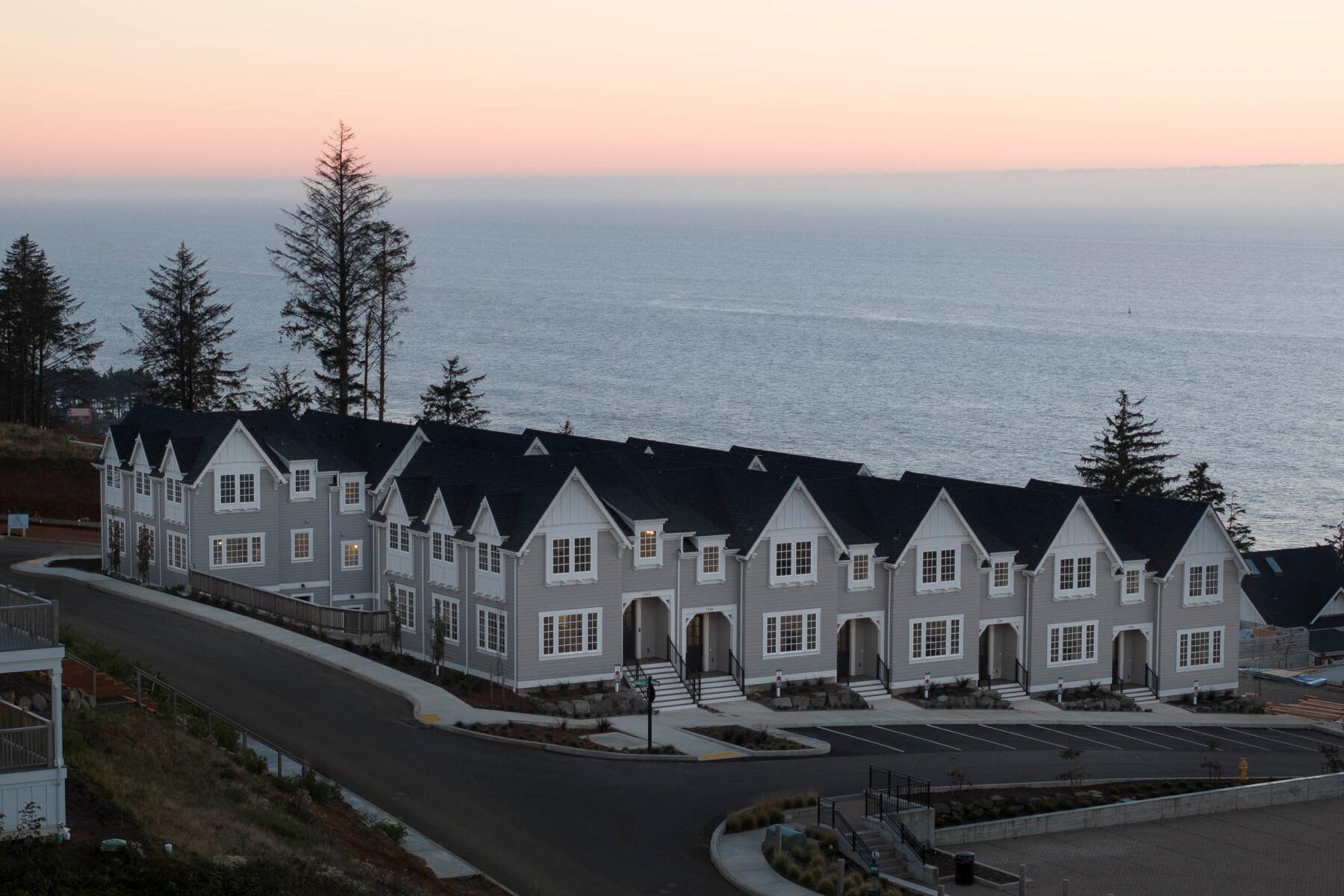 1152 NE Seascape Avenue, 9-13