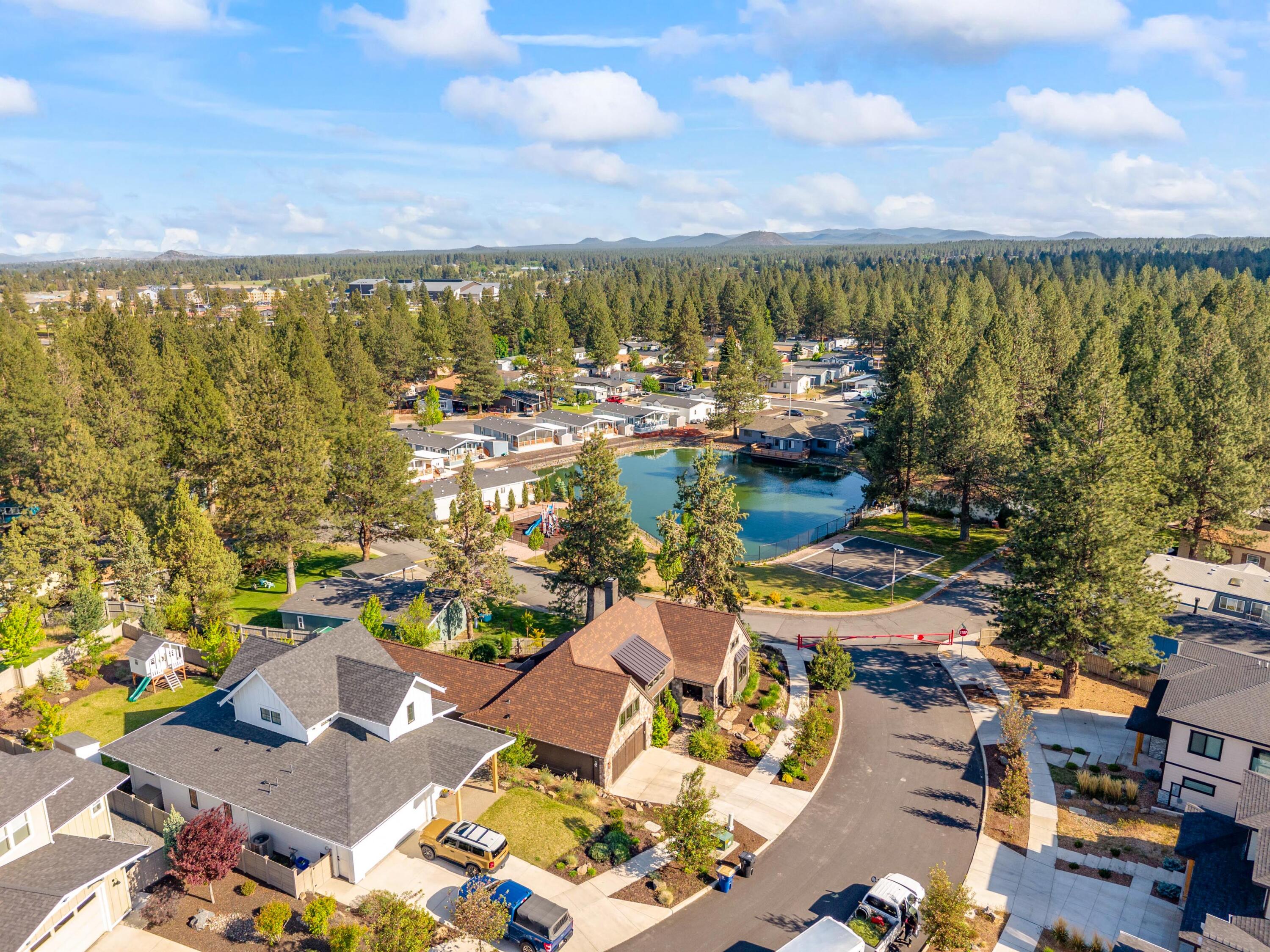 61016 SE Light Peak Drive