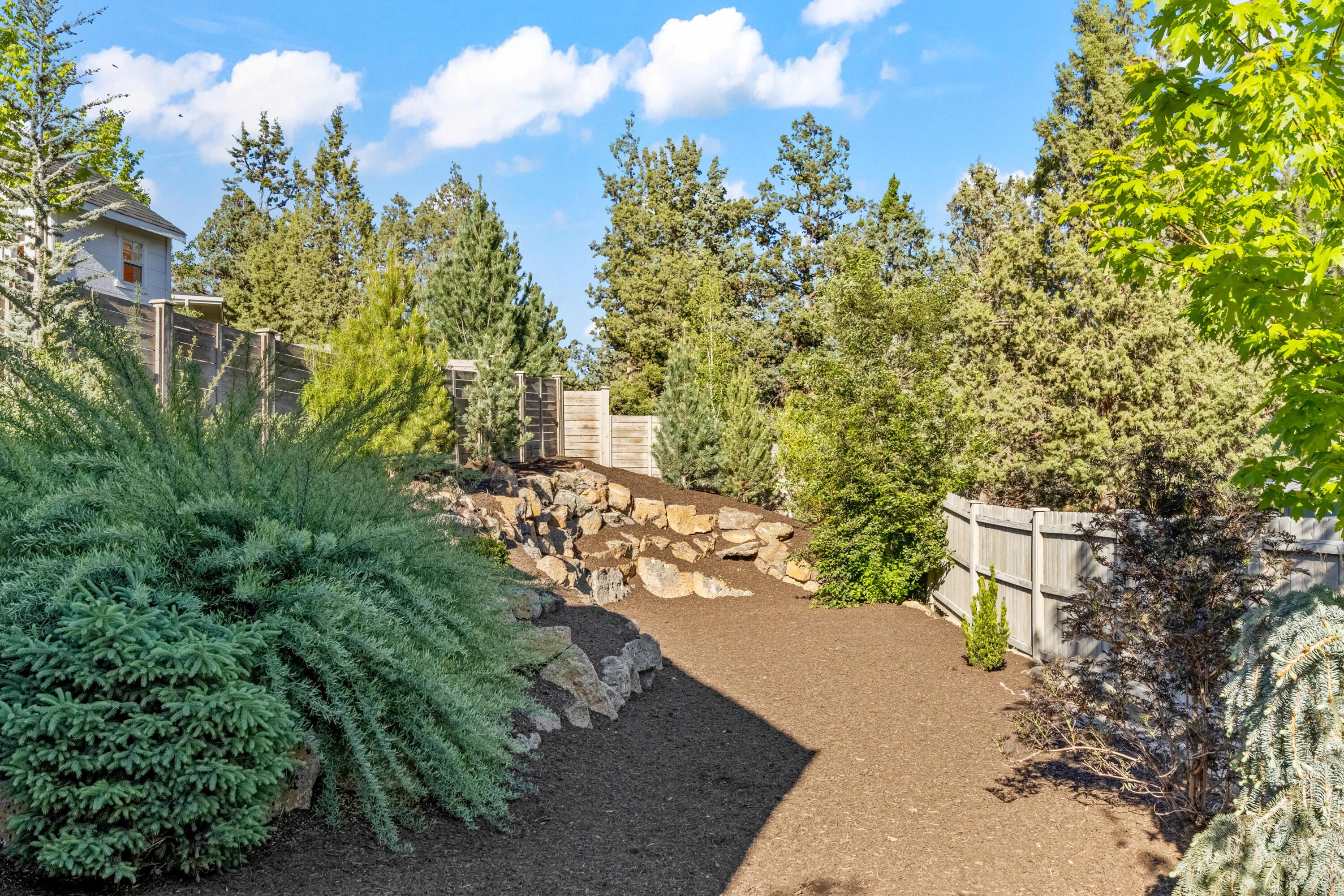 61016 SE Light Peak Drive