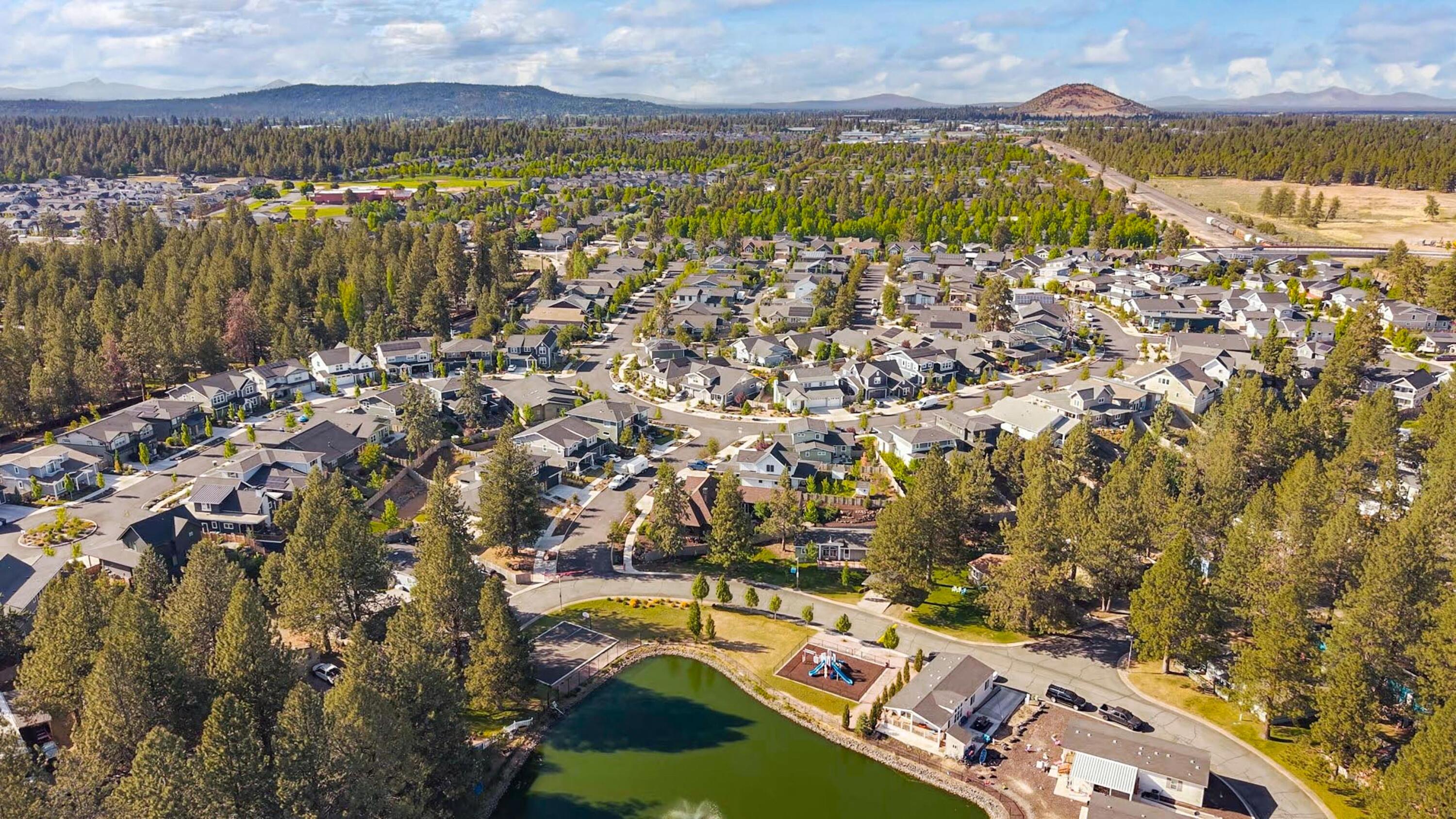 61016 SE Light Peak Drive