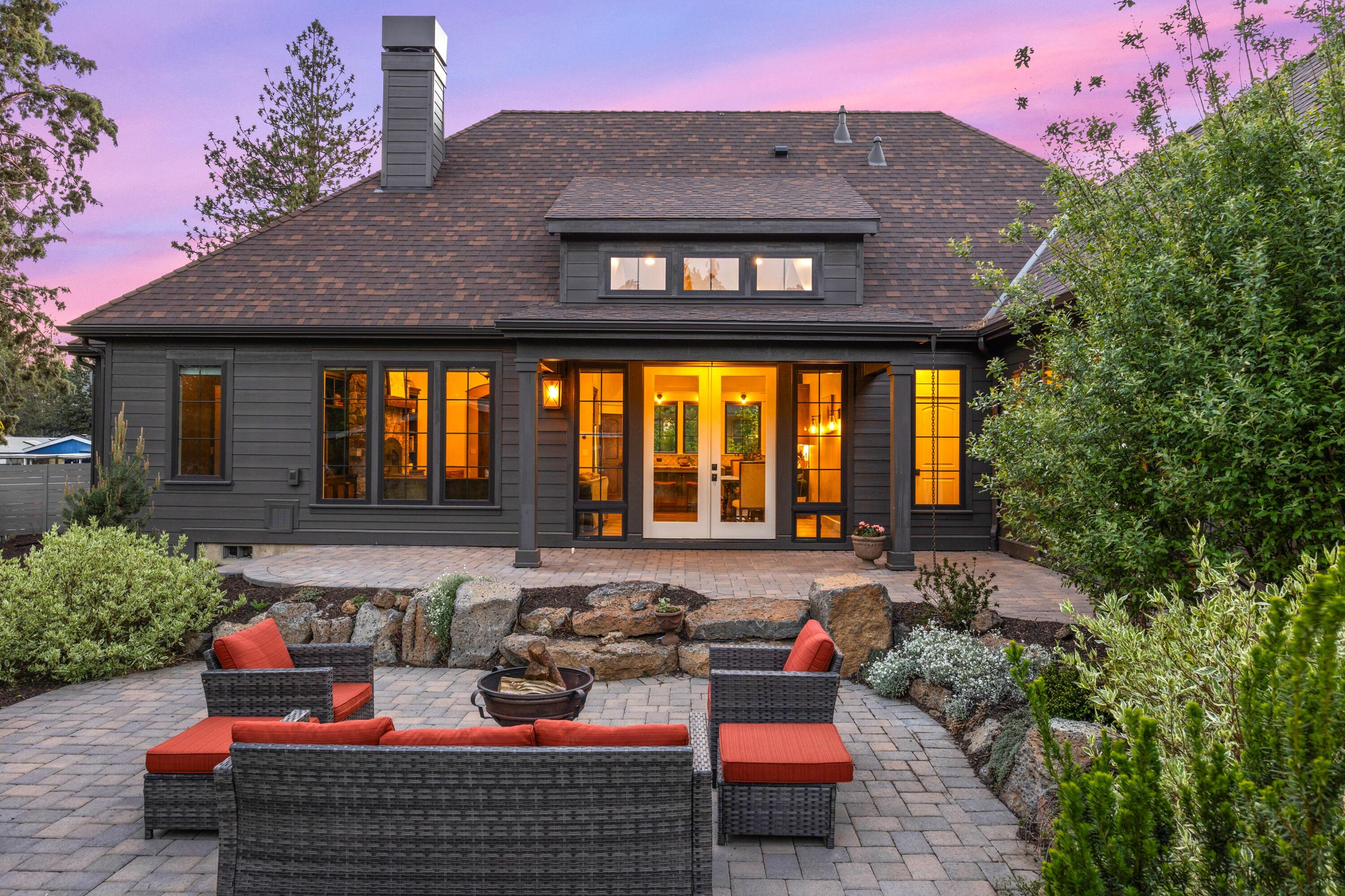 61016 SE Light Peak Drive