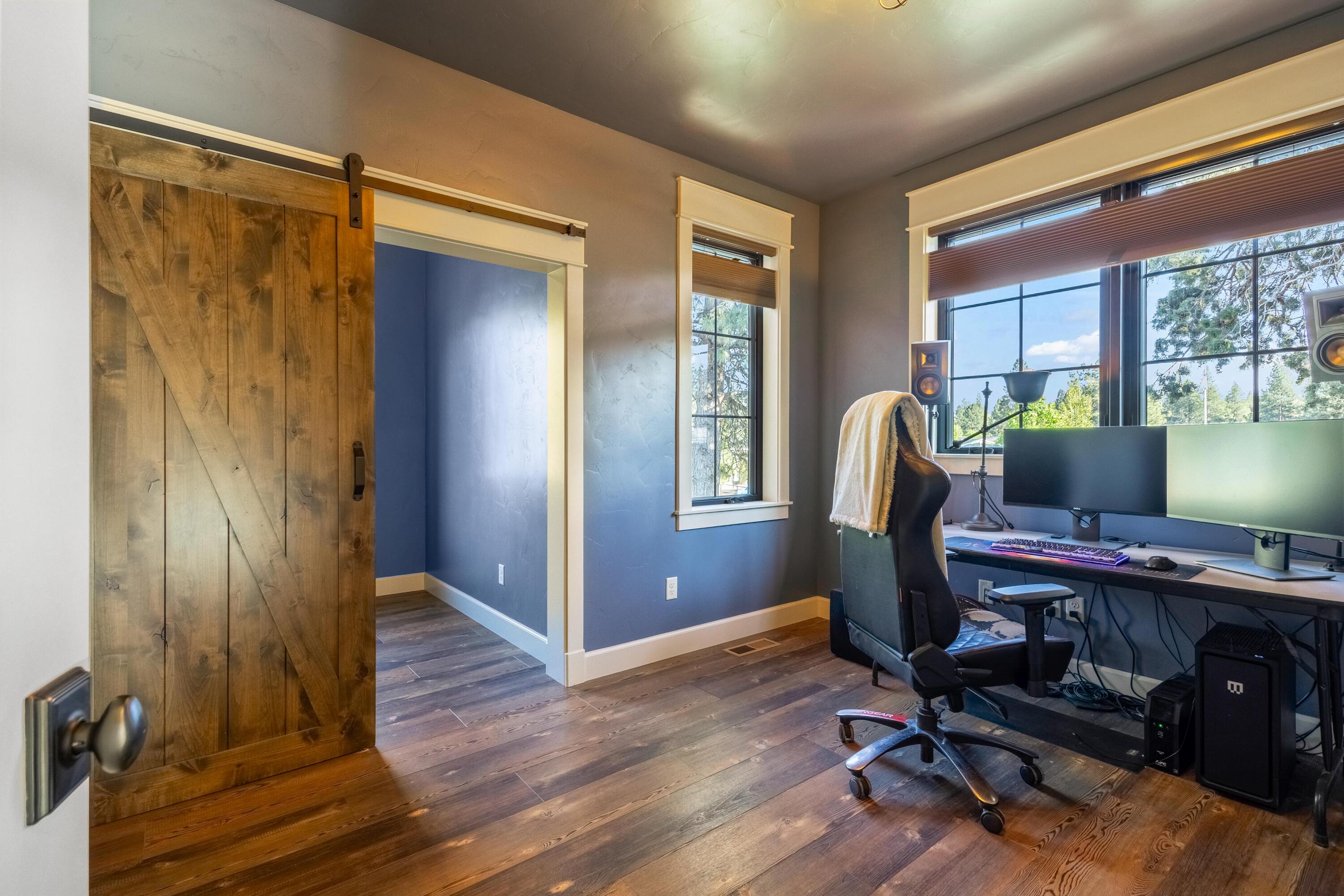 61016 SE Light Peak Drive