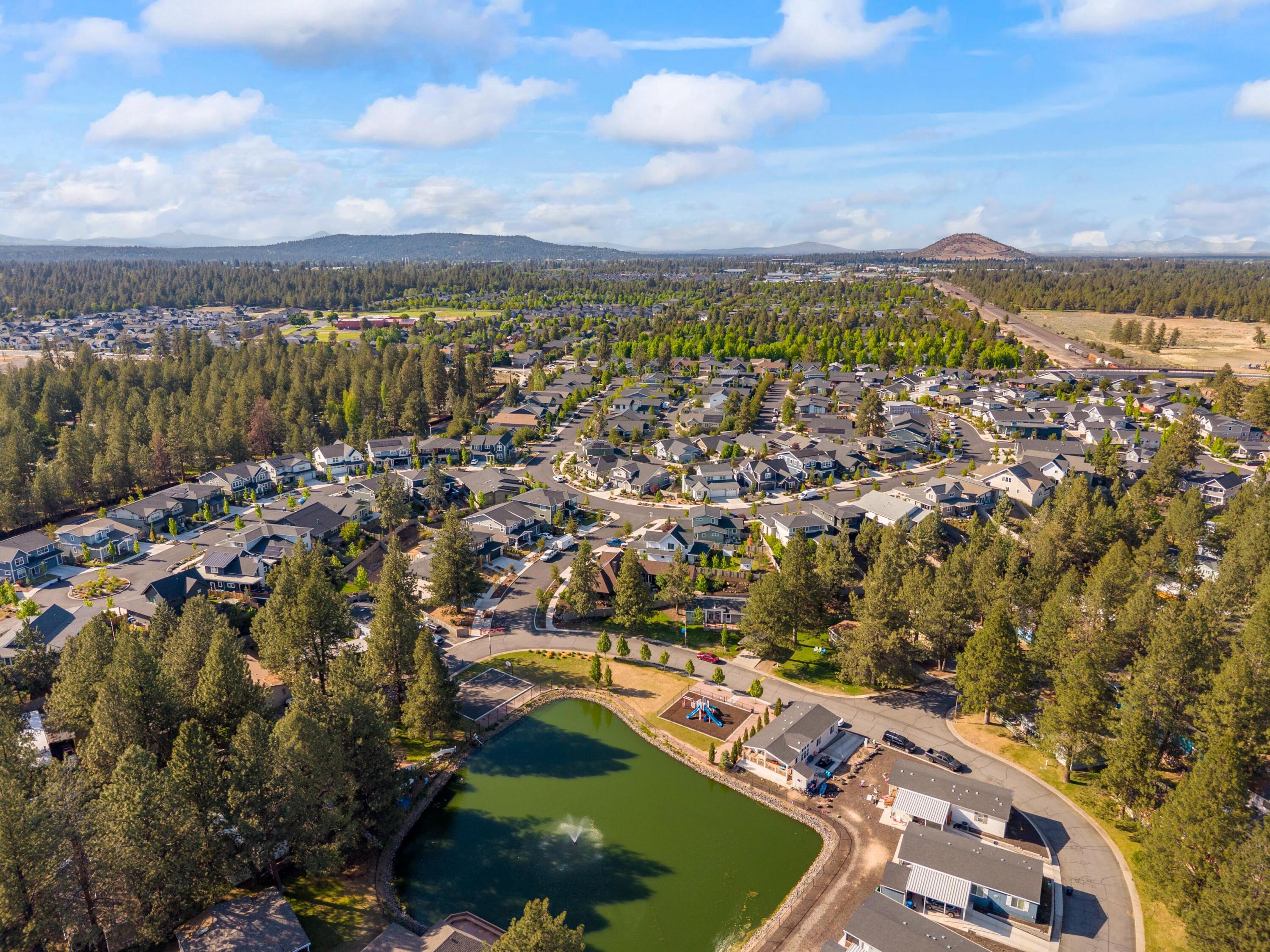 61016 SE Light Peak Drive