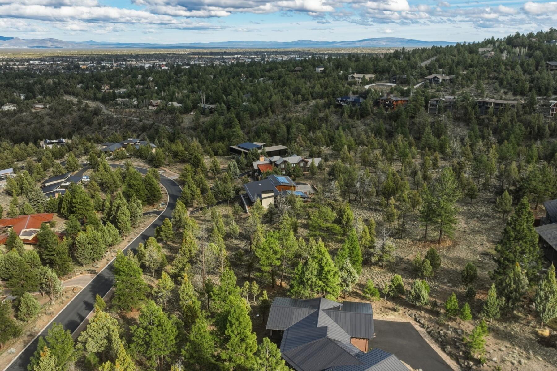 1560 NW Wild Rye Circle