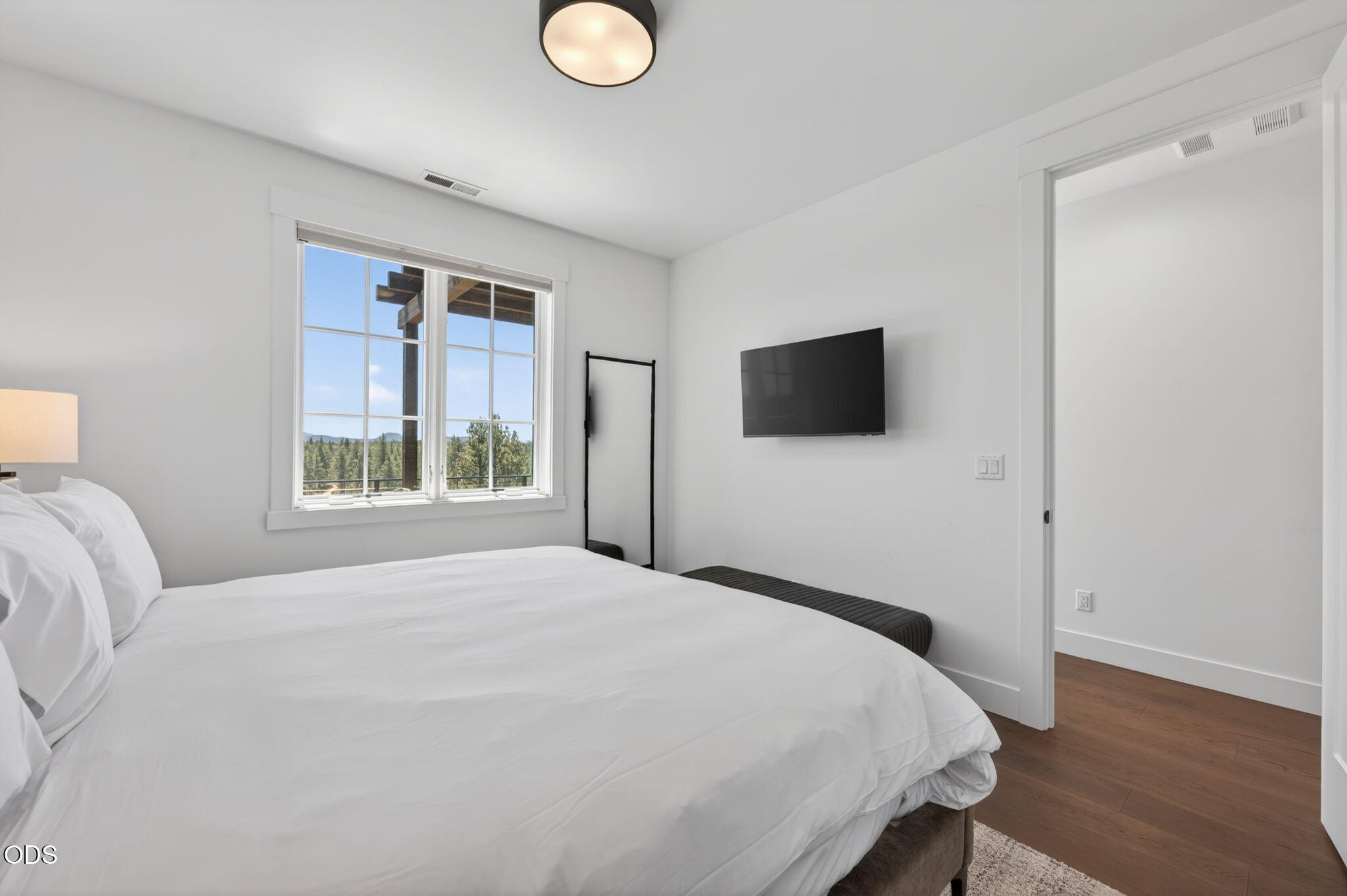 19103 Trailhead Court, 7