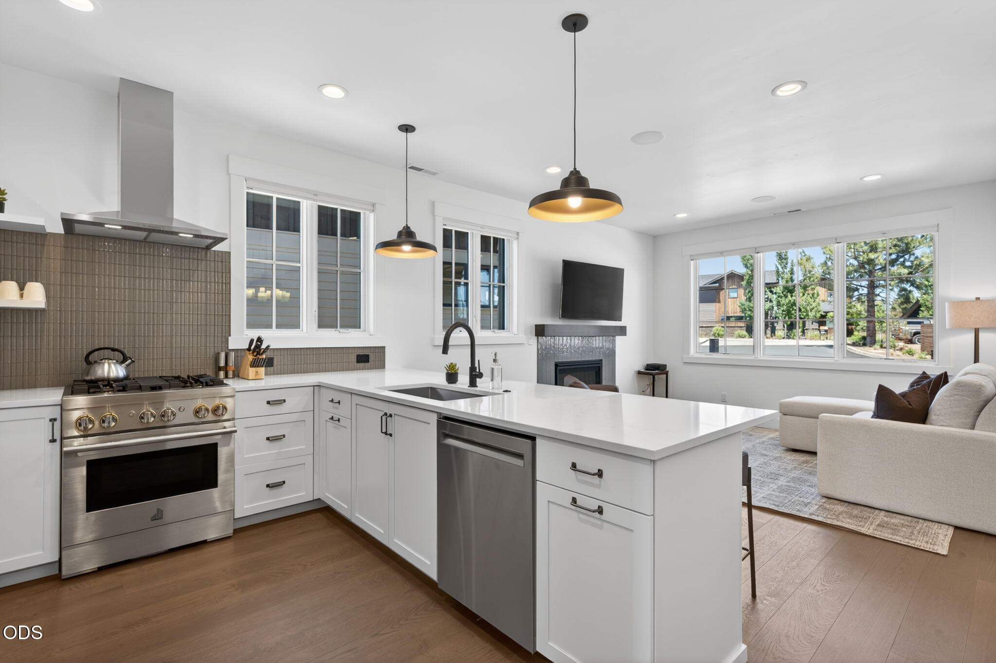 19103 Trailhead Court, 7
