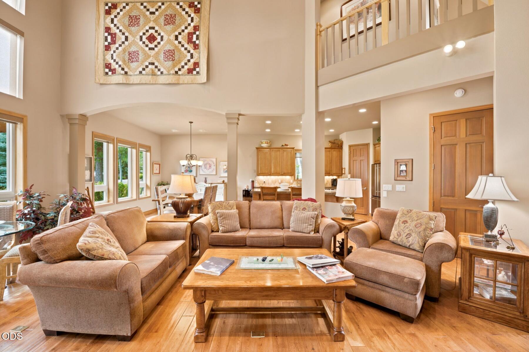 62028 Fall Creek Loop