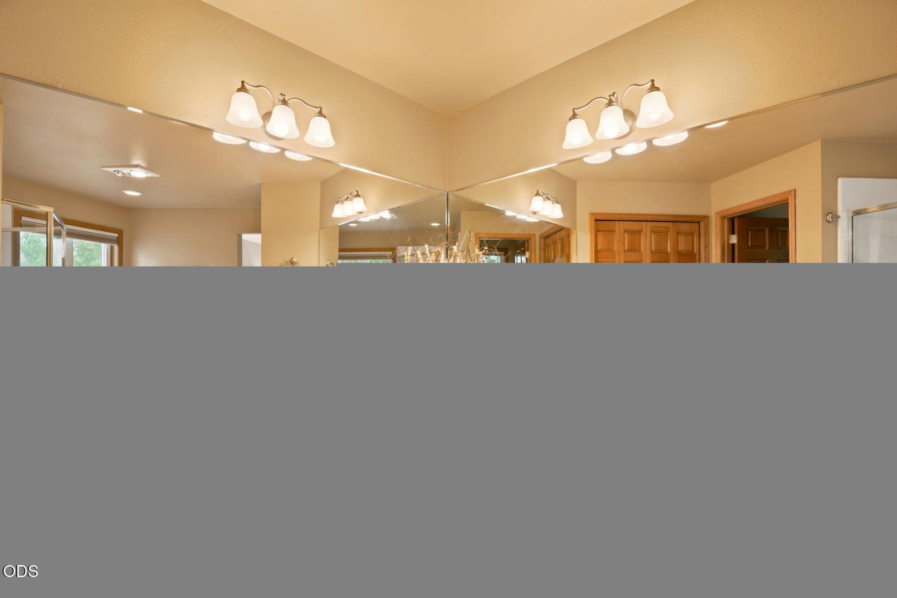 62028 Fall Creek Loop