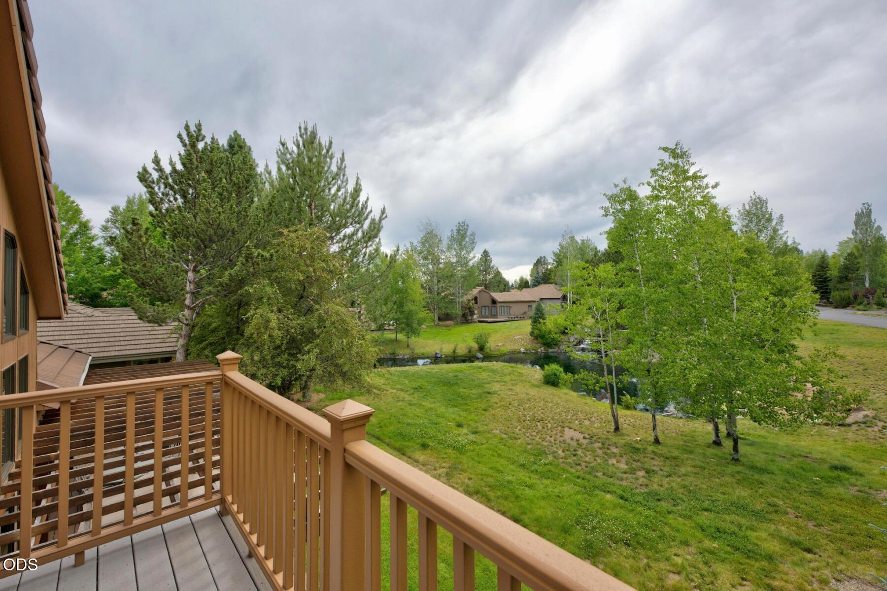 62028 Fall Creek Loop