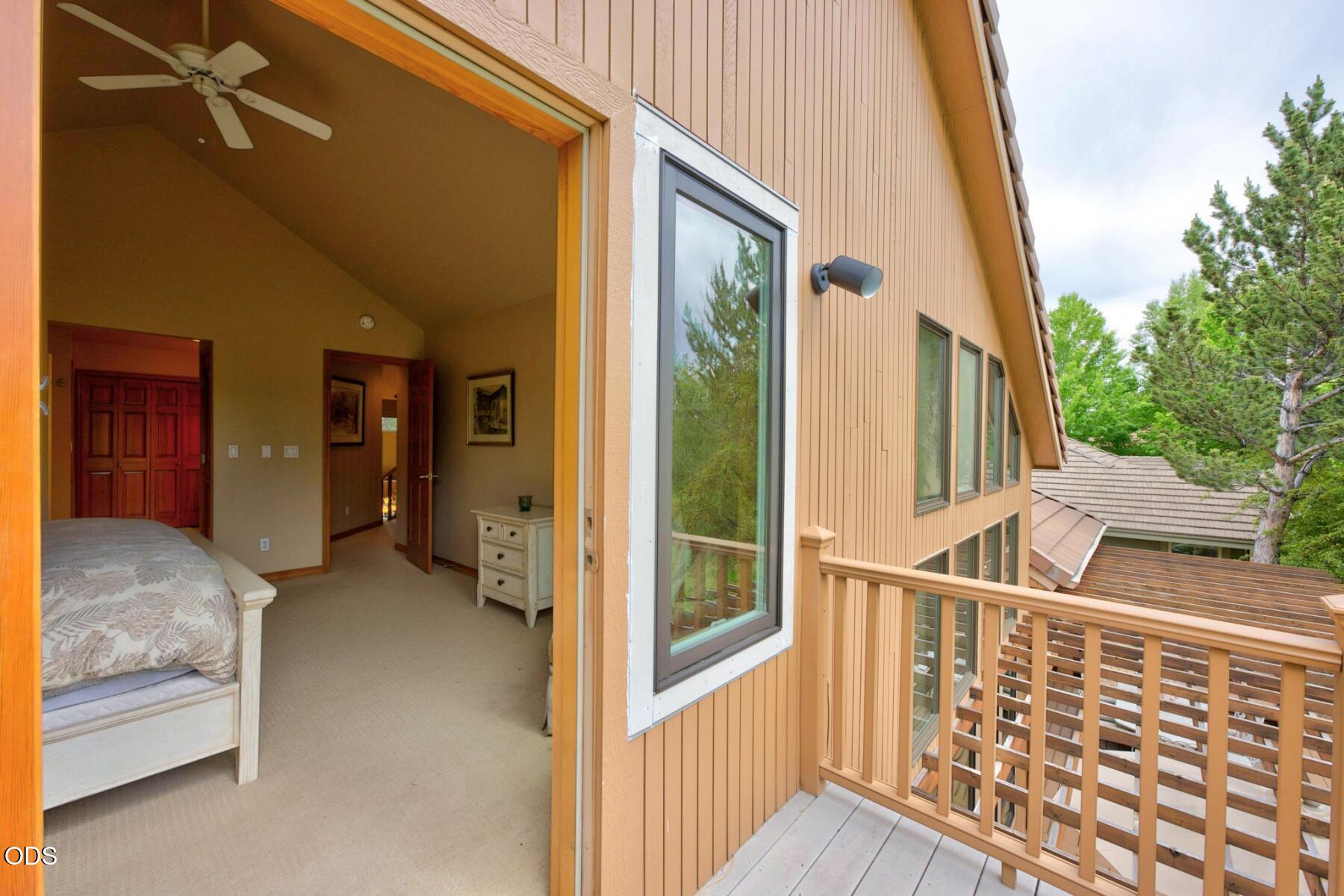 62028 Fall Creek Loop