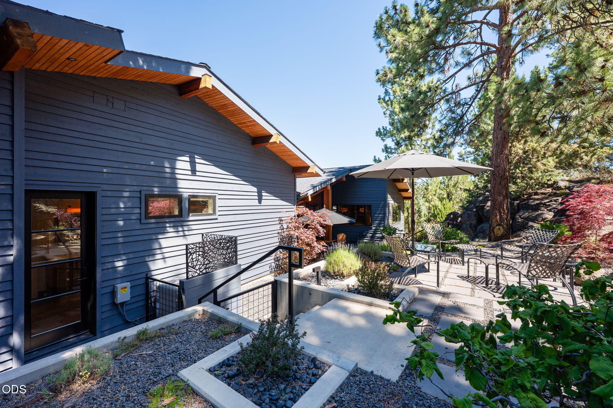 19077 Mount McLoughlin Lane