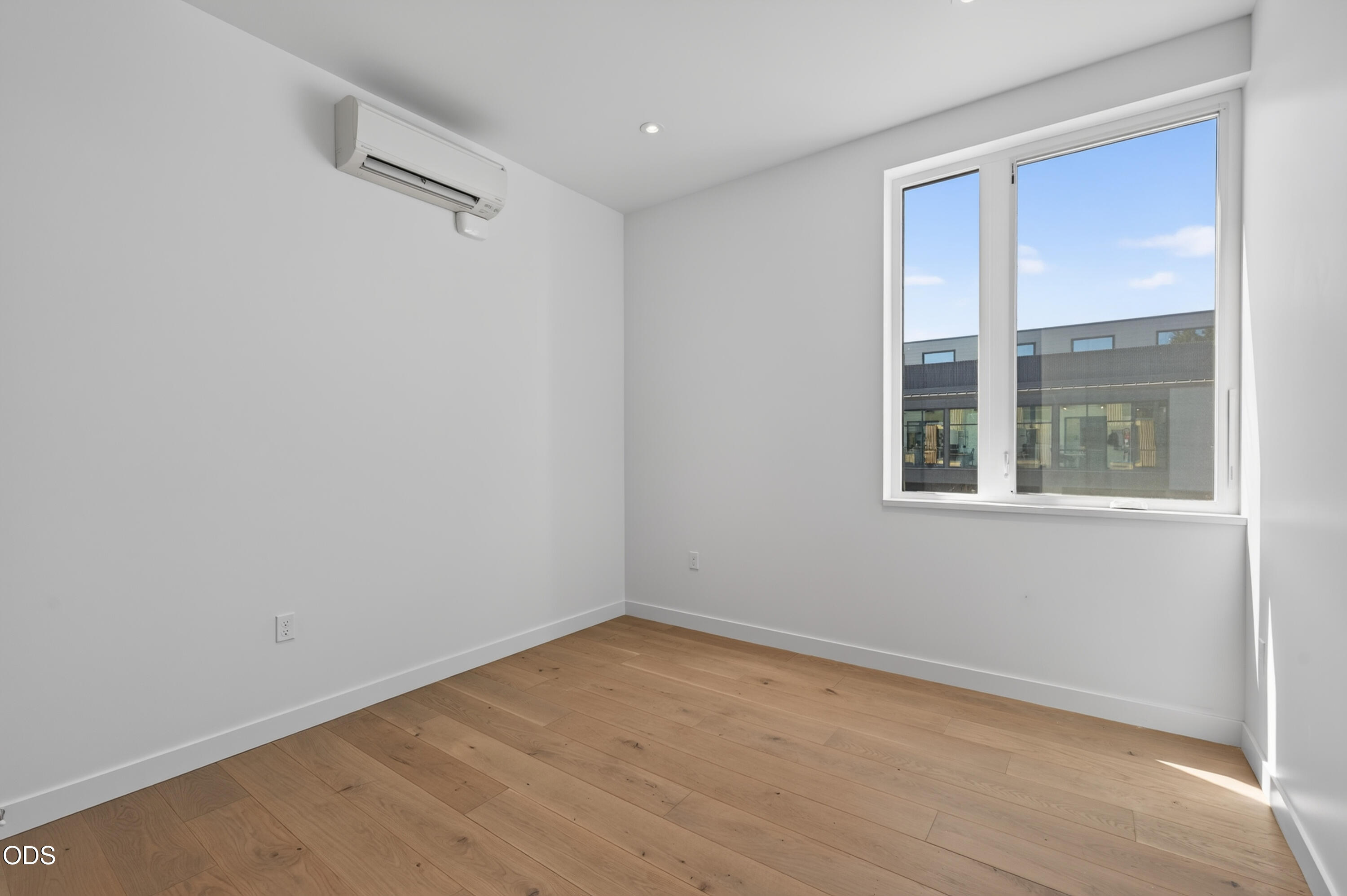 2745 NW Ordway Avenue, 205
