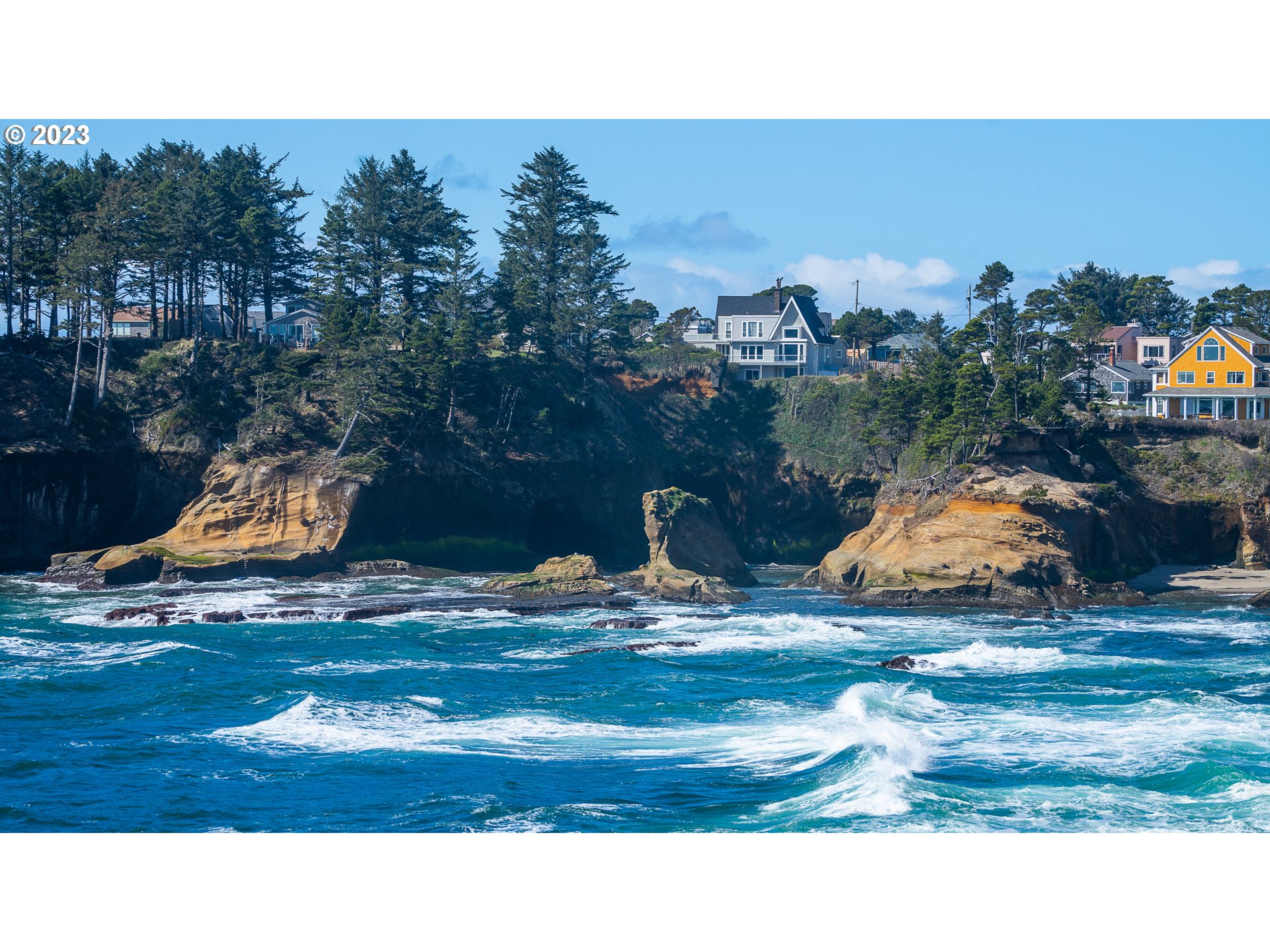 1143 NE Seascape AVE