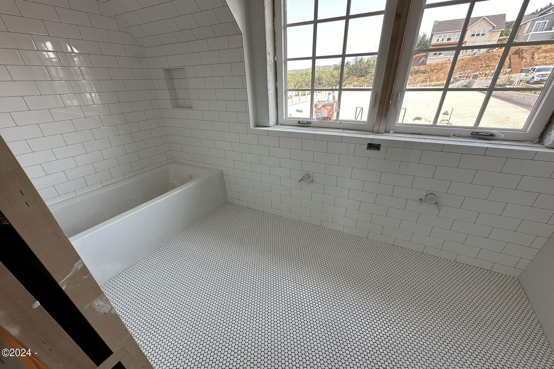 1157 NE Seascape Avenue