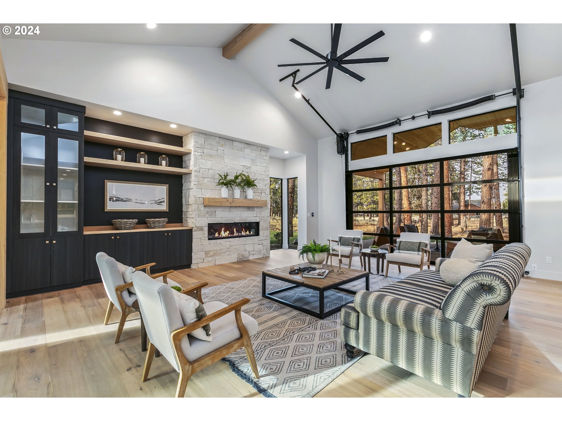 19560 BUCK CANYON RD