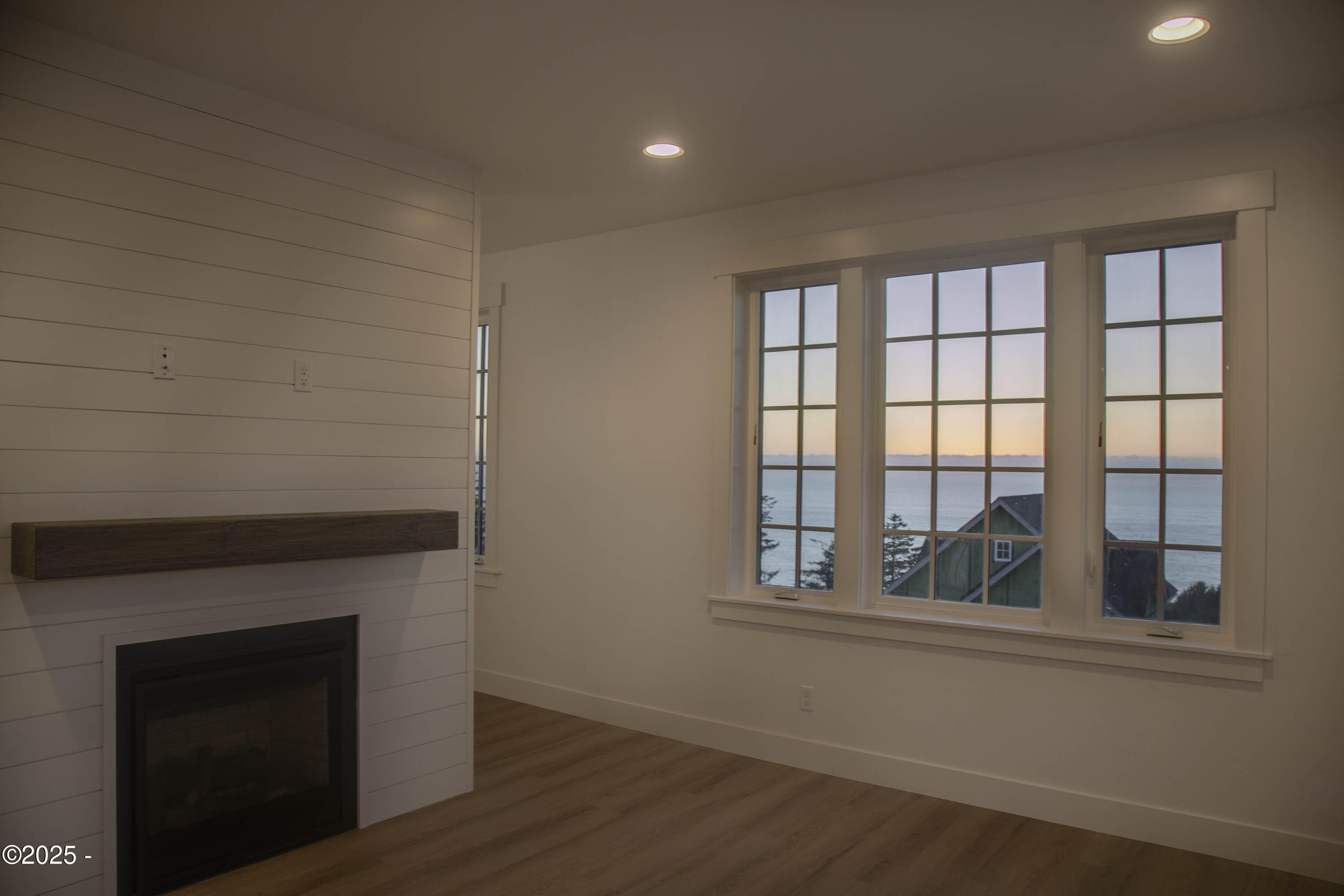 1128 NE Seascape Lane, 9