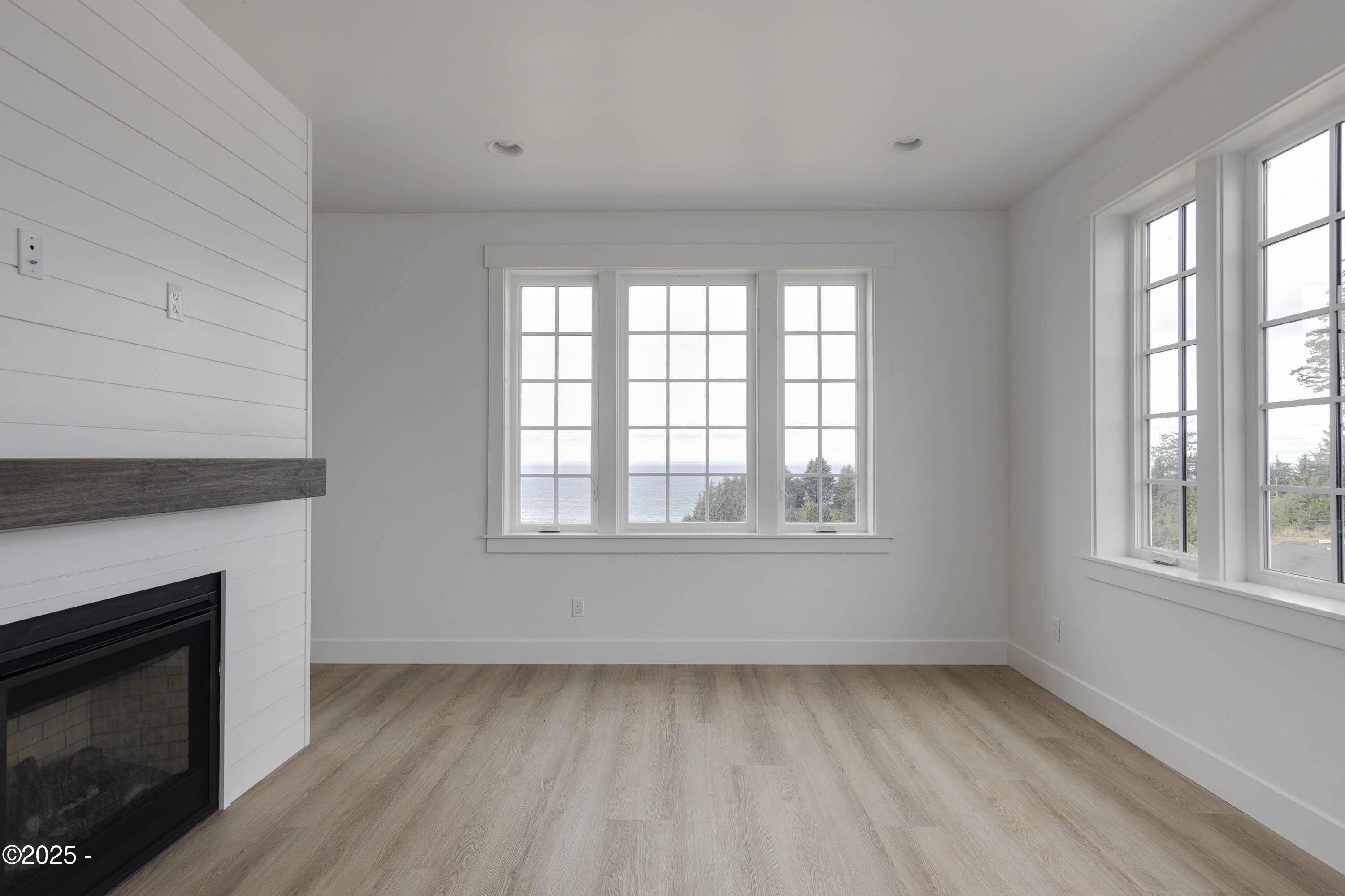 1128 NE Seascape Lane, 9