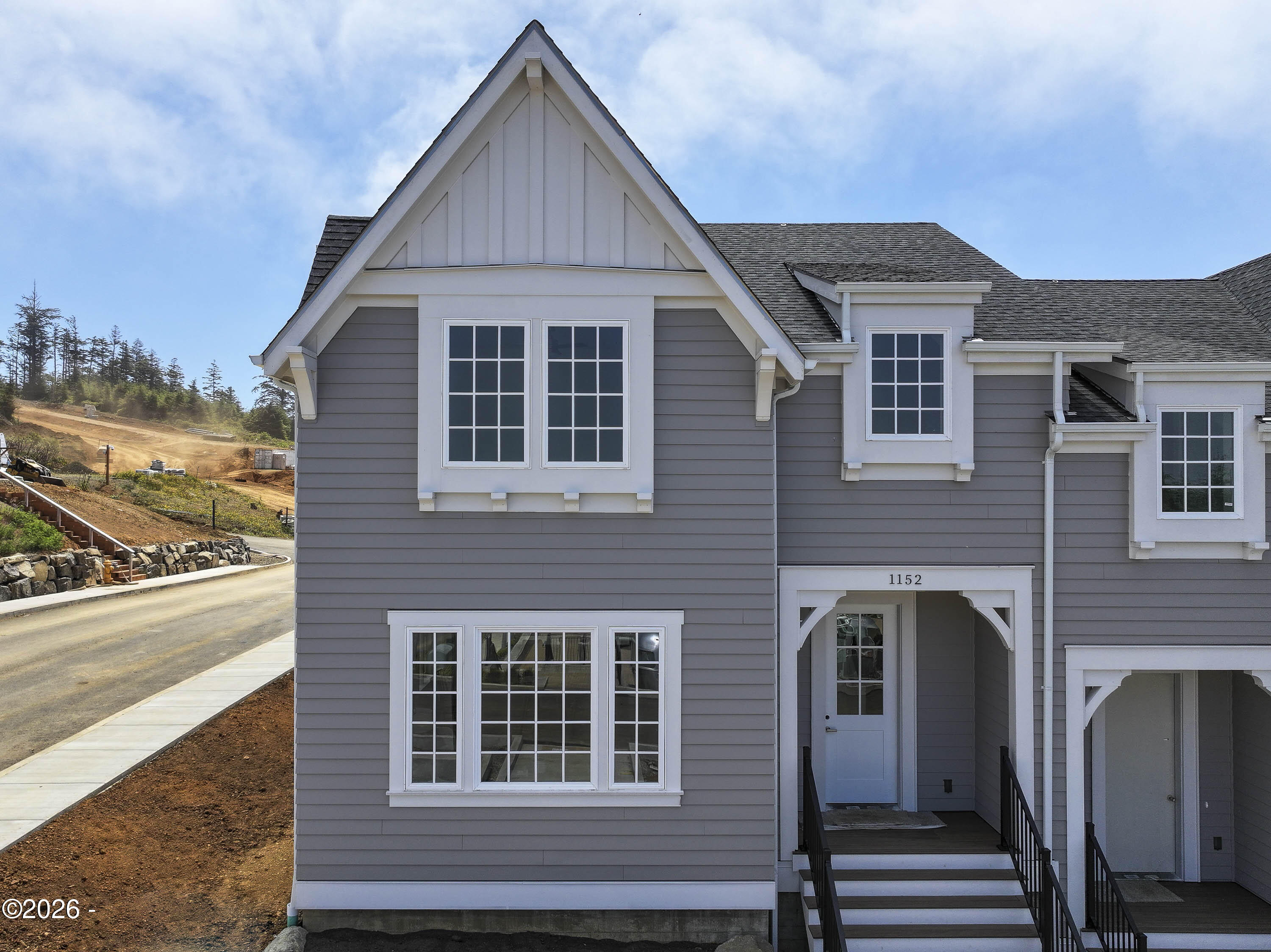 1152 NE Seascape Avenue, 9-13