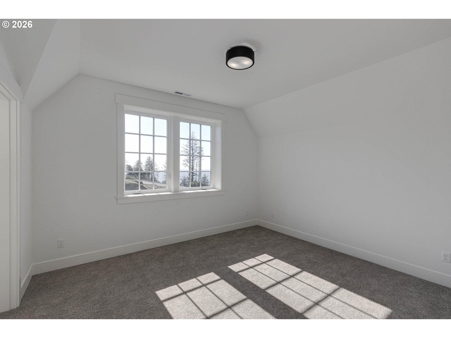 425 NE MOONWAKE LN 18