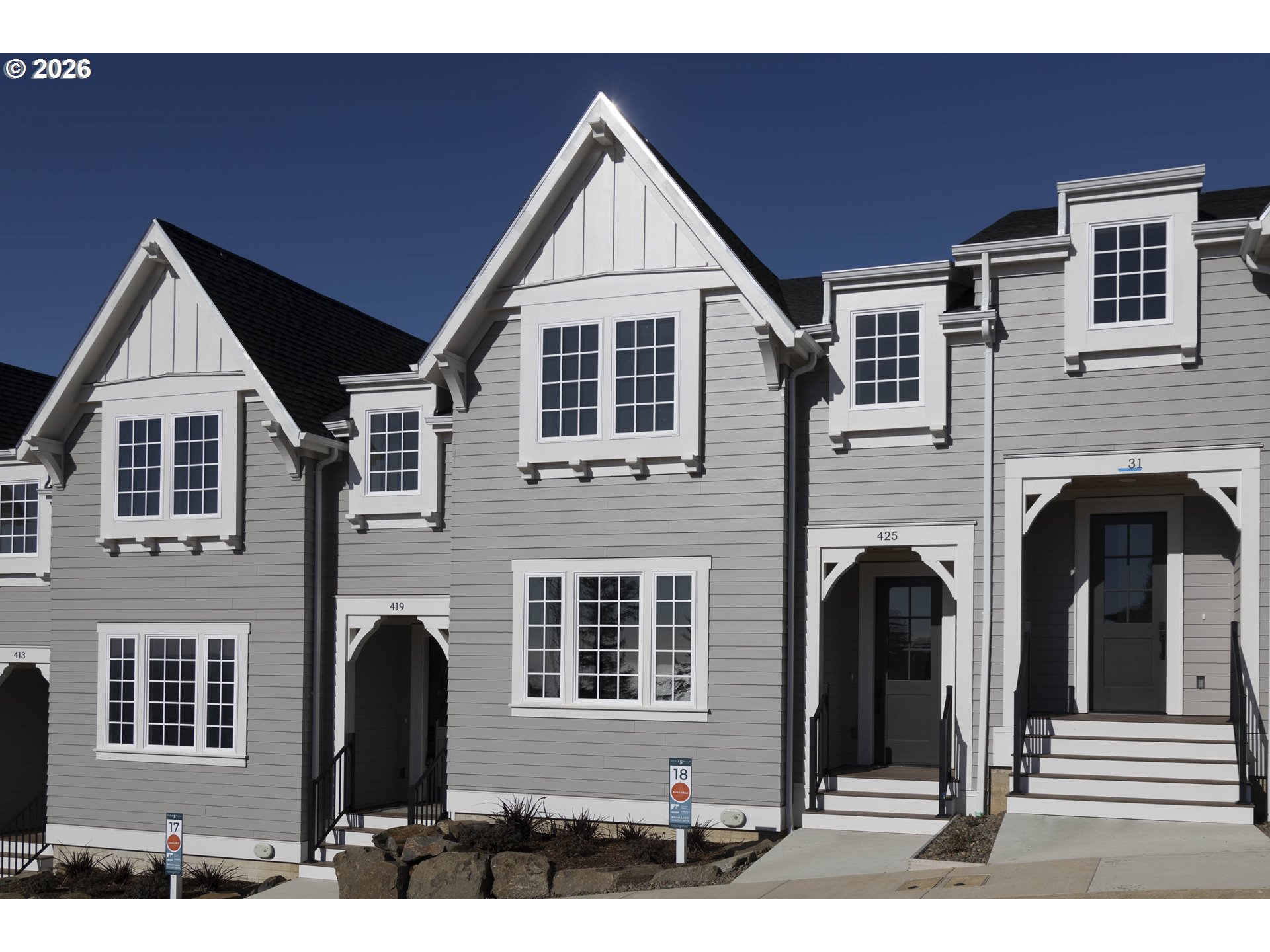 425 NE MOONWAKE LN 18