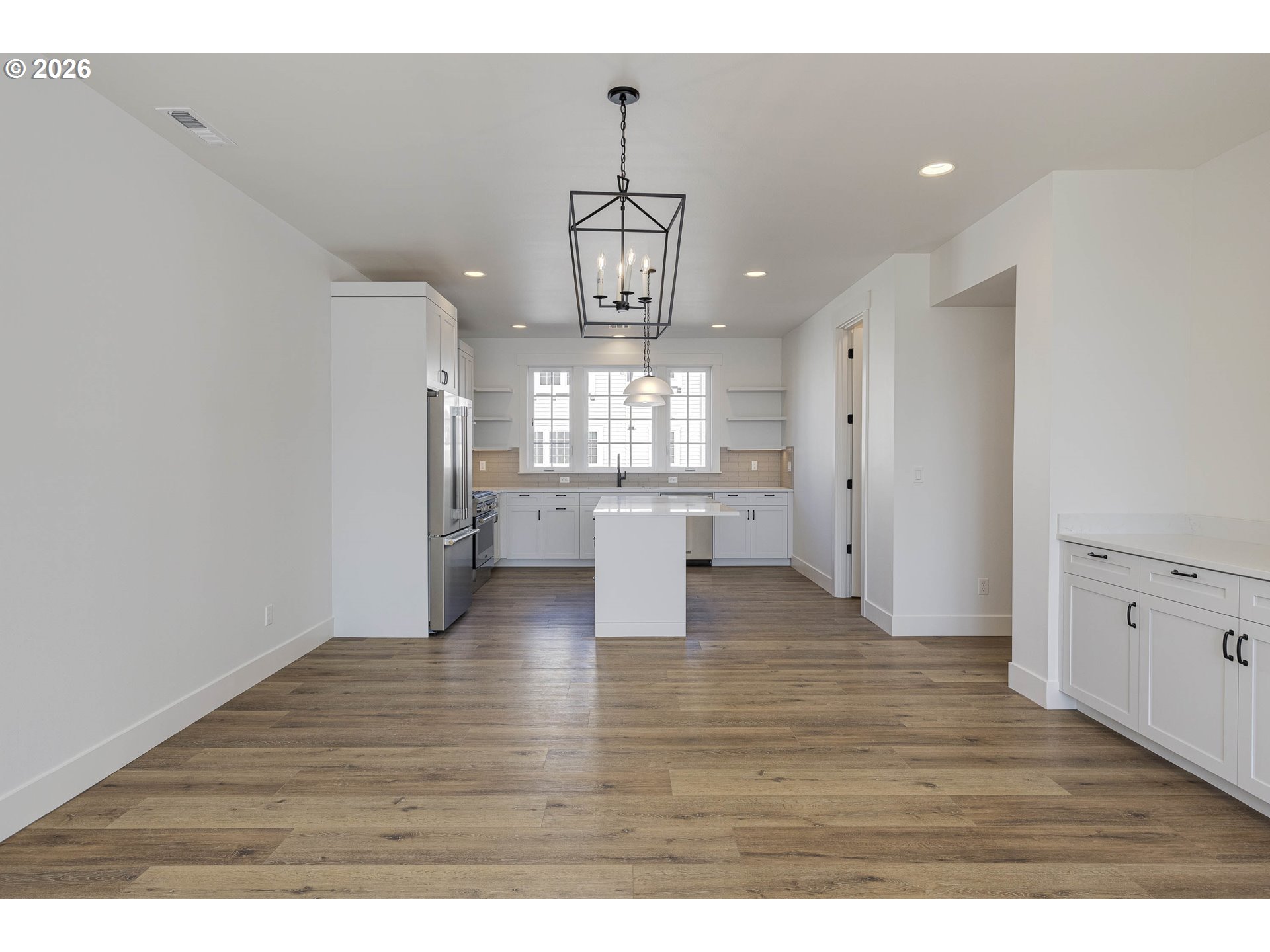 425 NE MOONWAKE LN 18