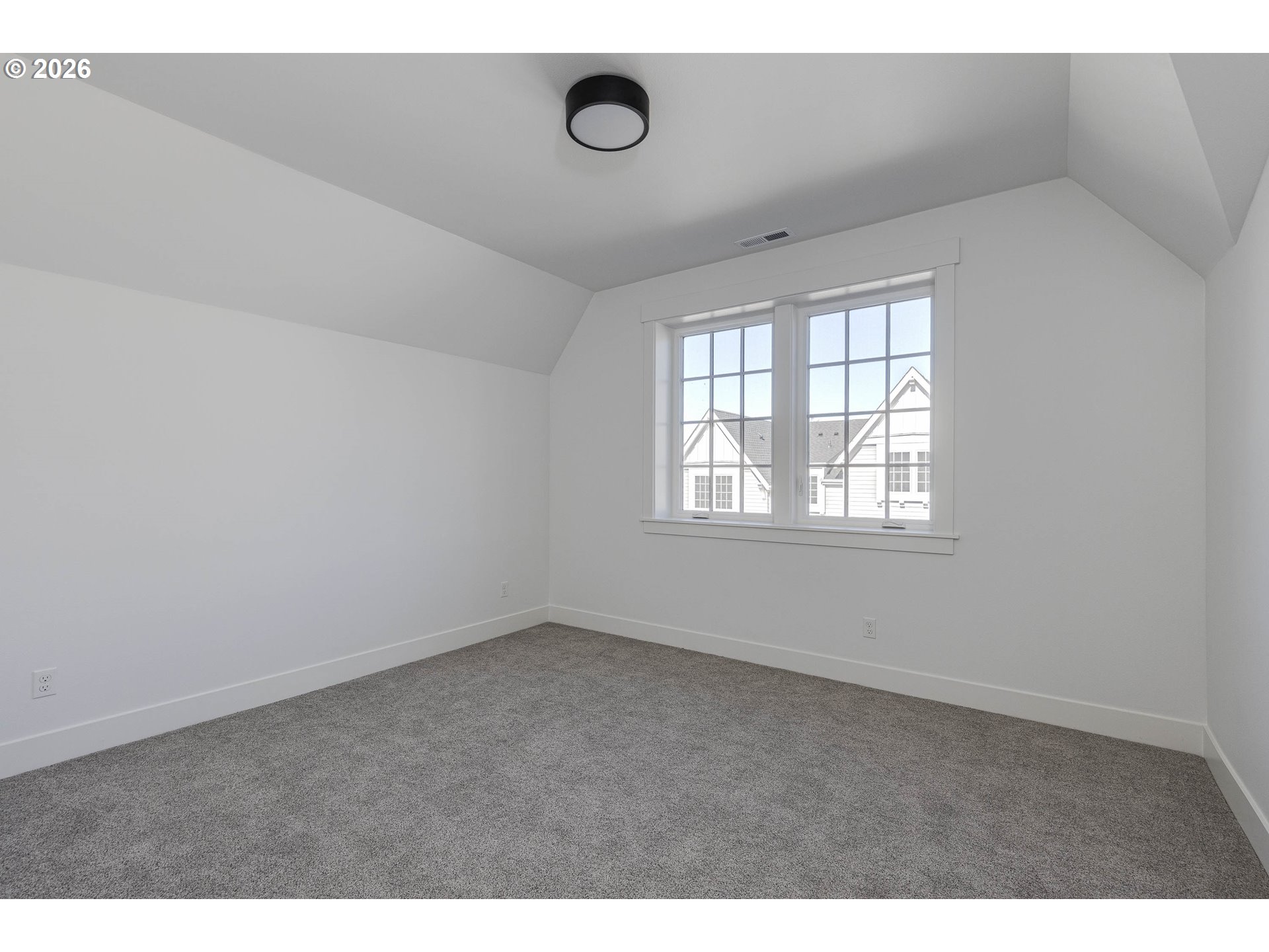 425 NE MOONWAKE LN 18