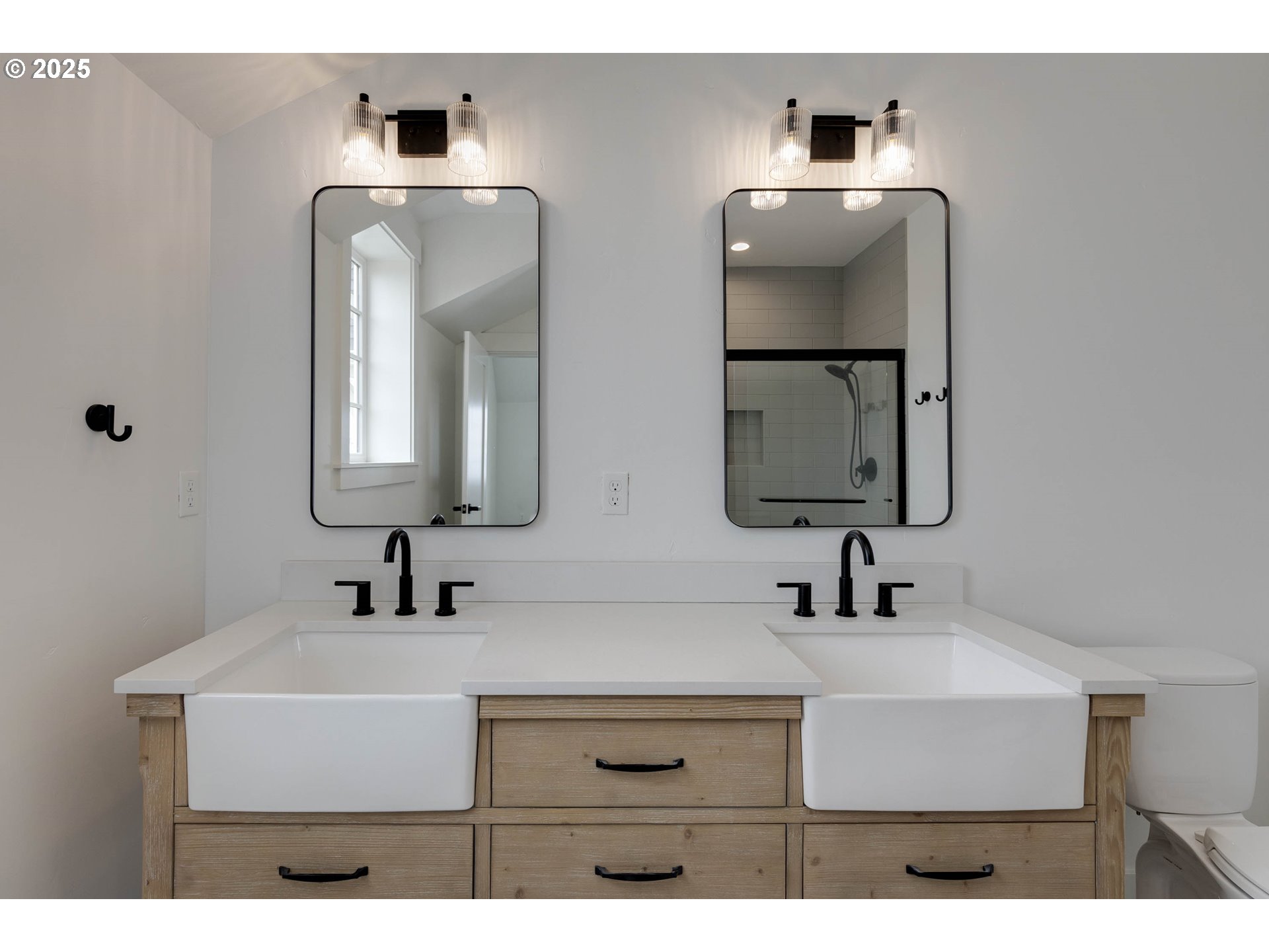 1128 NE SEASCAPE AVE