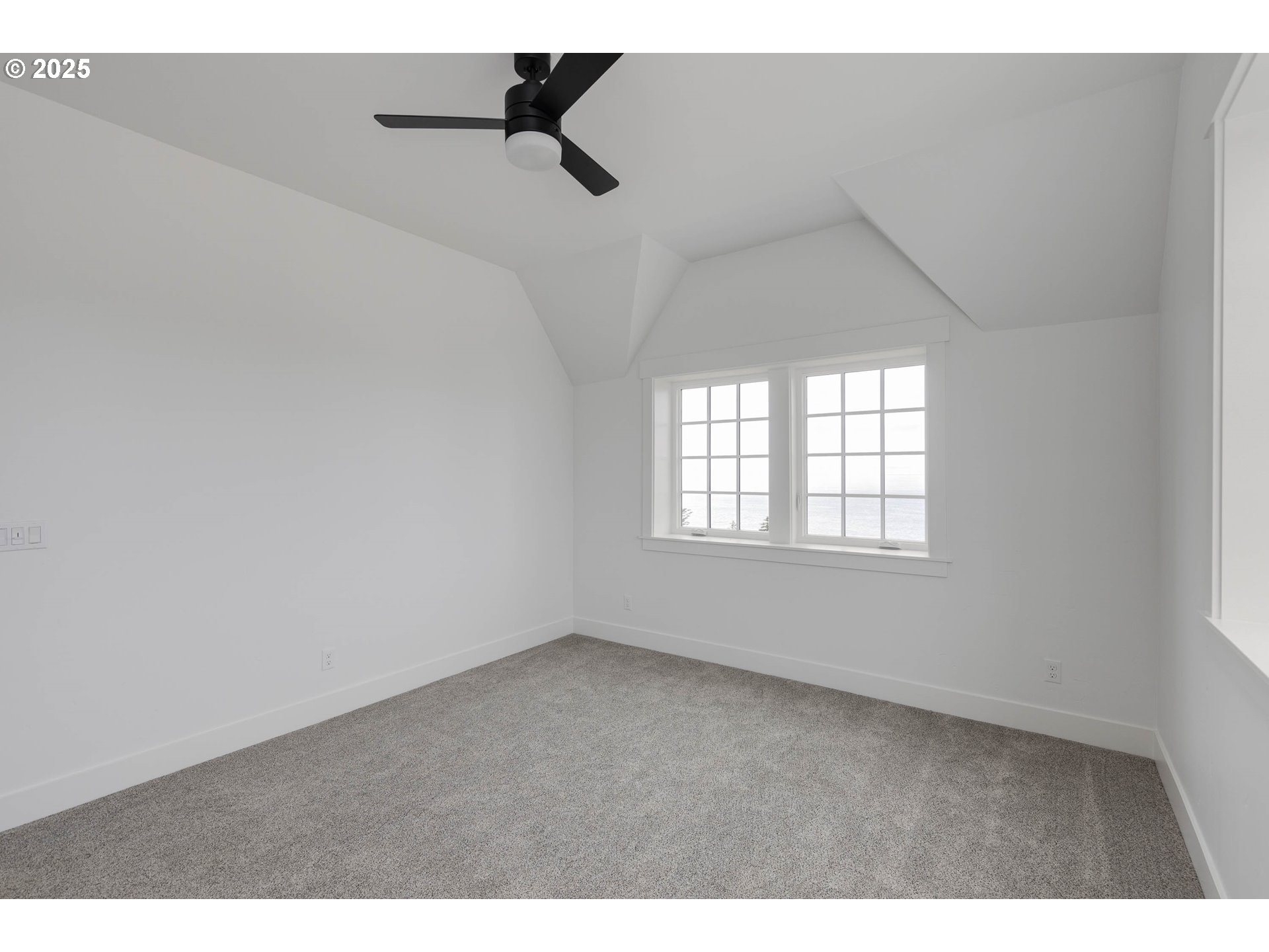 1128 NE SEASCAPE AVE