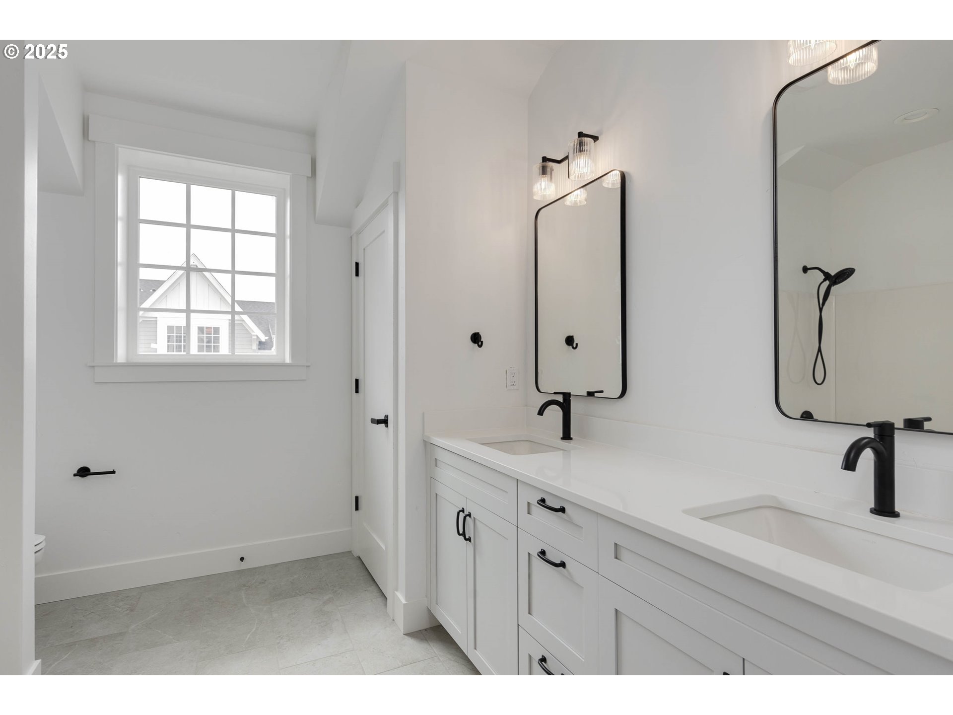 1128 NE SEASCAPE AVE