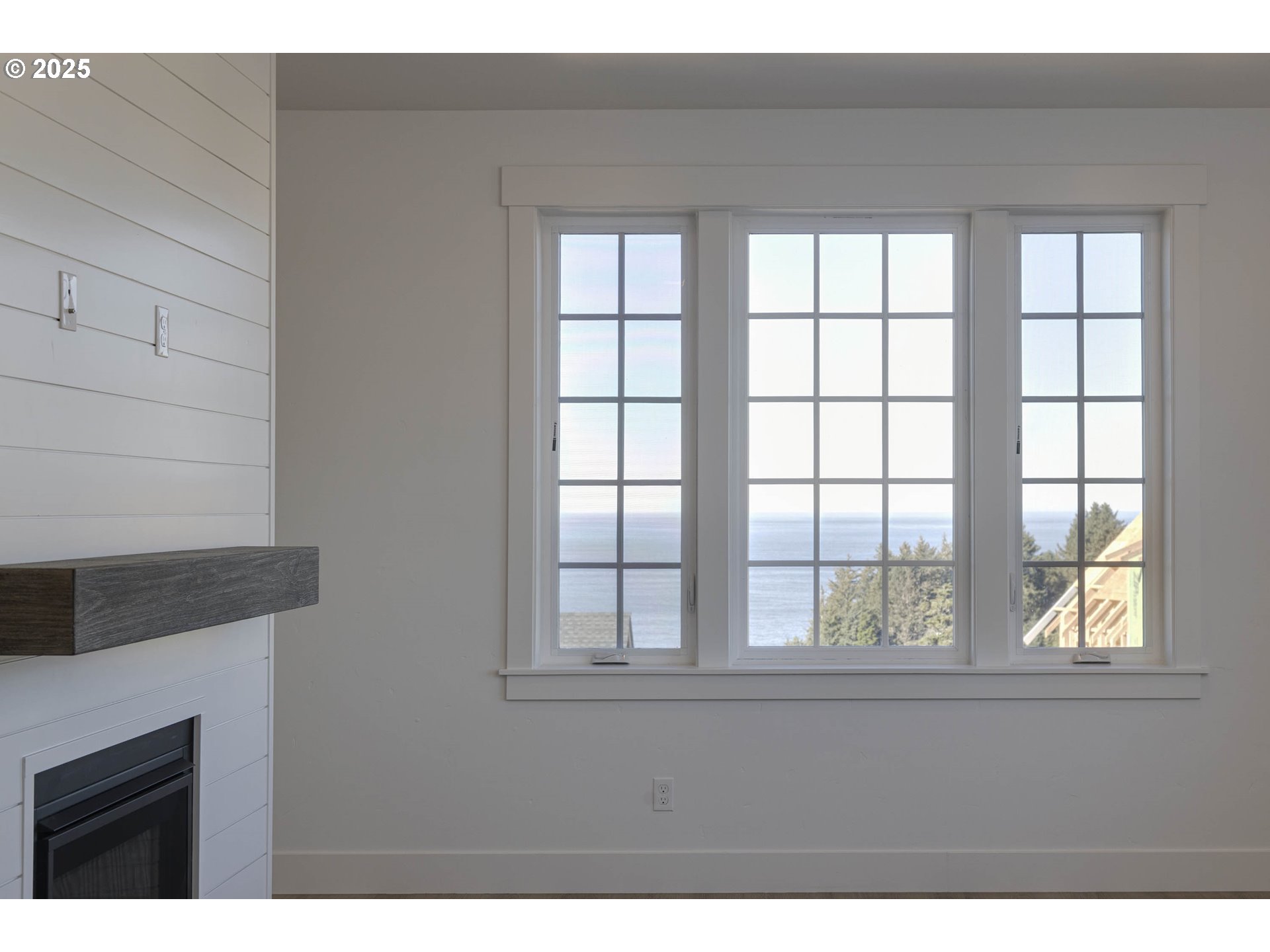 1128 NE SEASCAPE AVE