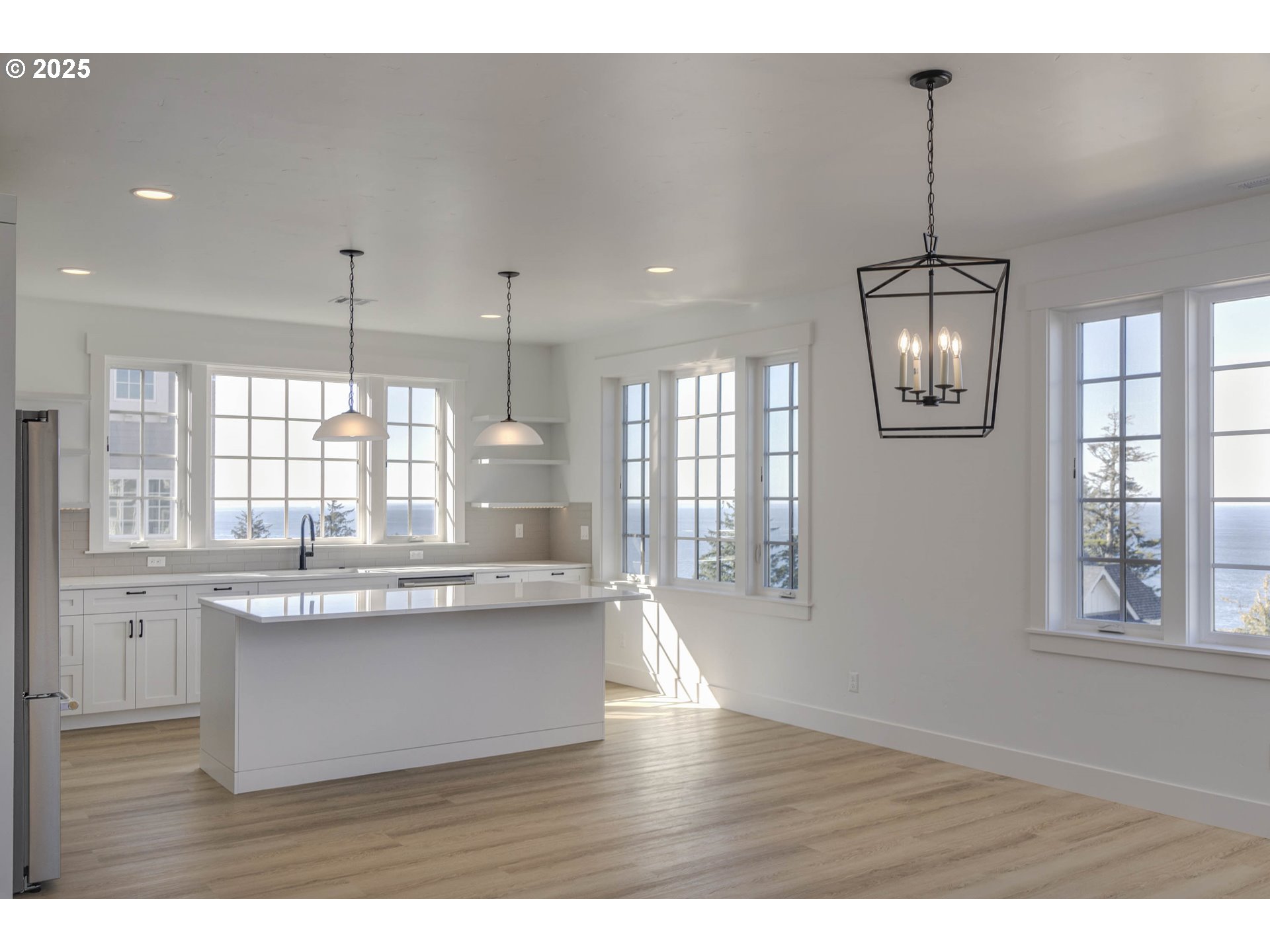 1128 NE SEASCAPE AVE