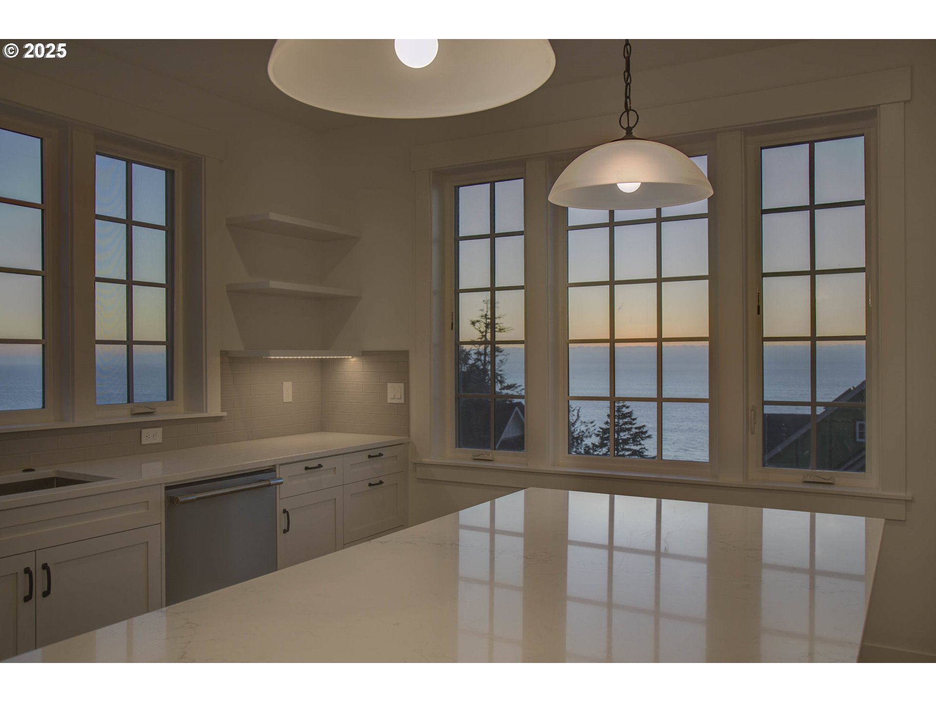 1128 NE SEASCAPE AVE