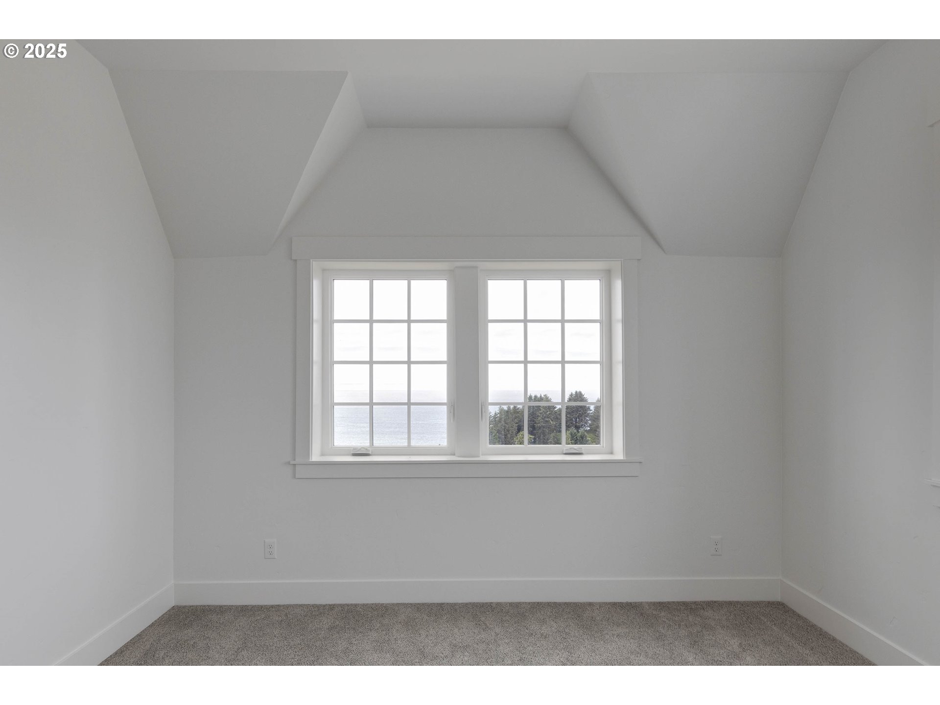 1128 NE SEASCAPE AVE