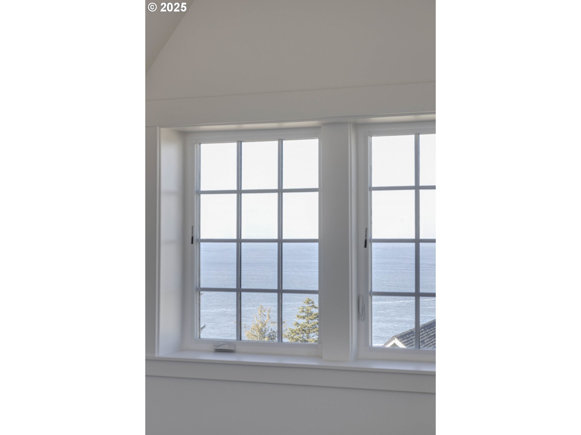 1128 NE SEASCAPE AVE