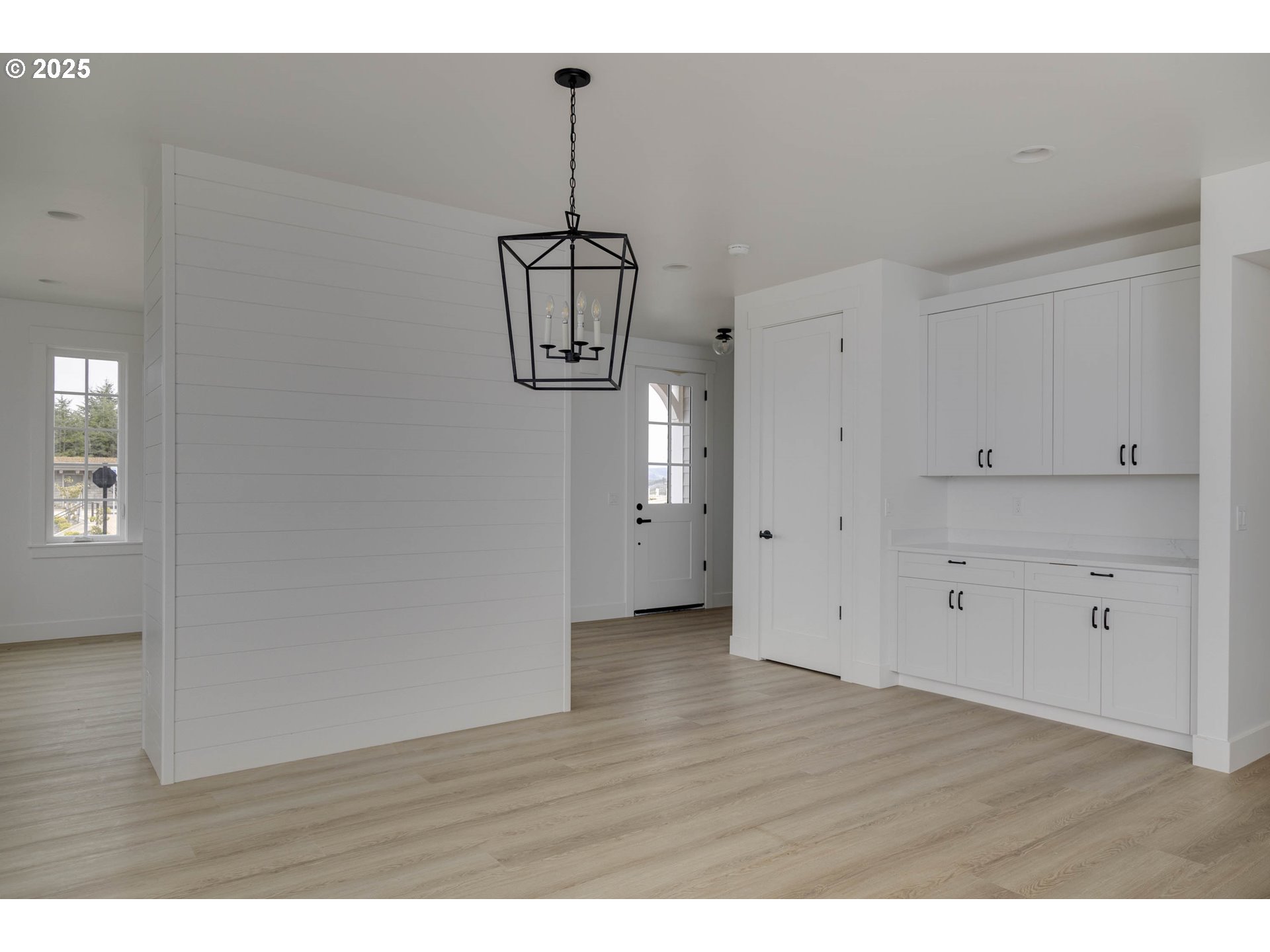 1128 NE SEASCAPE AVE