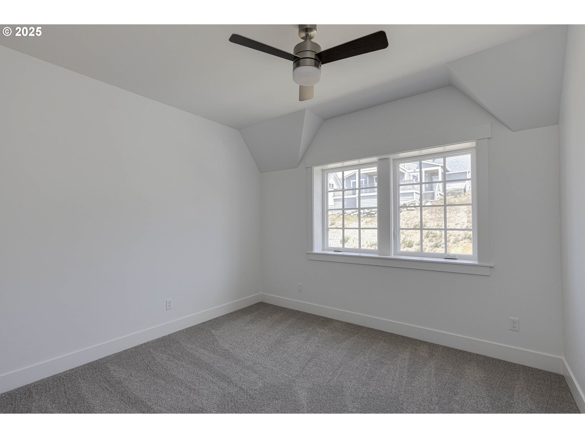 419 NE MOONWAKE LN 17