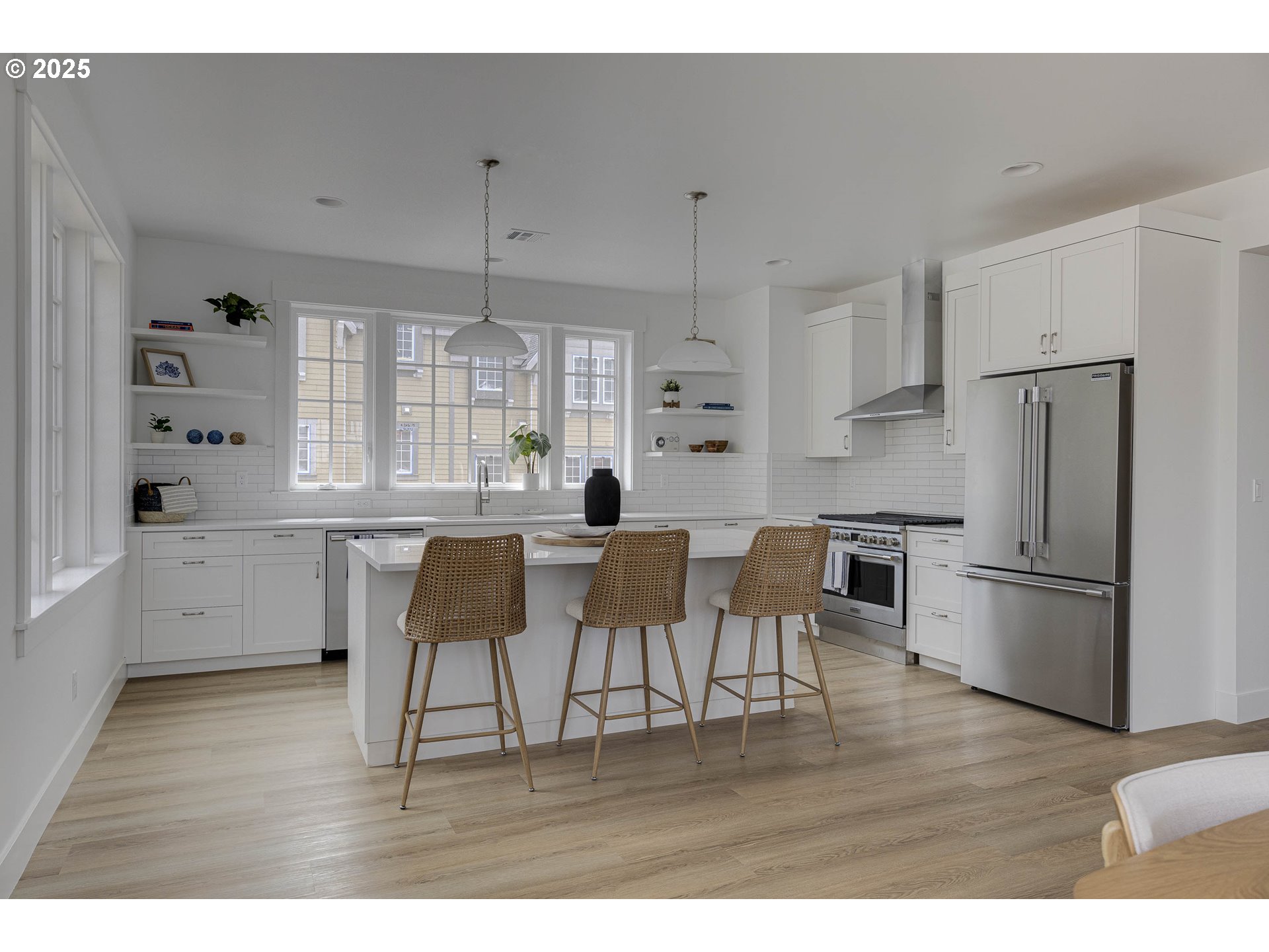 419 NE MOONWAKE LN 17