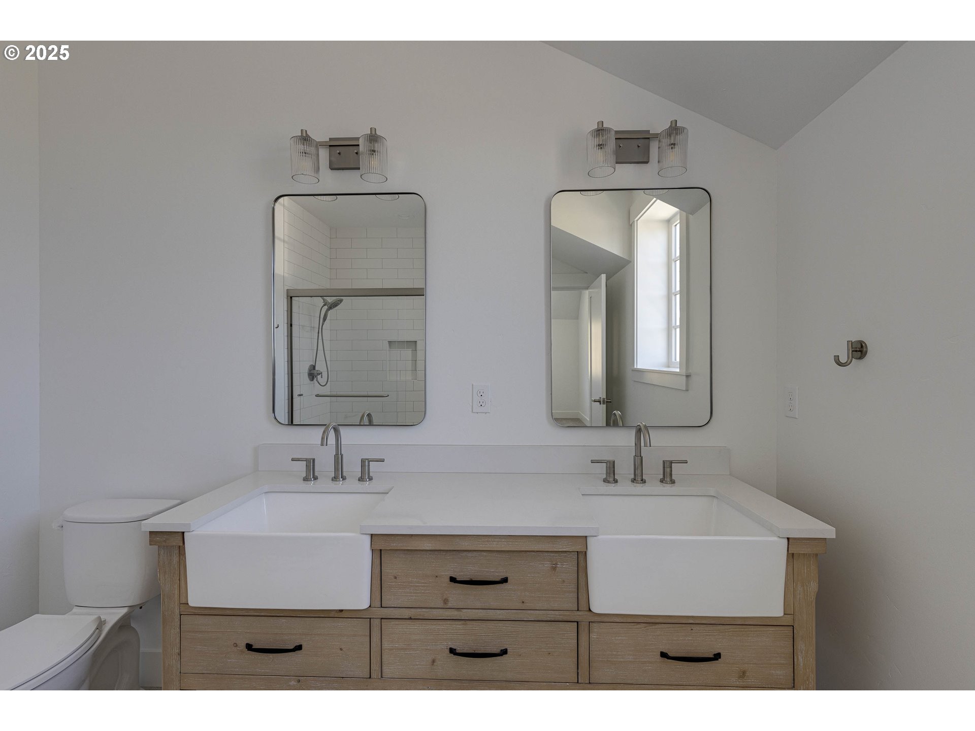 419 NE MOONWAKE LN 17