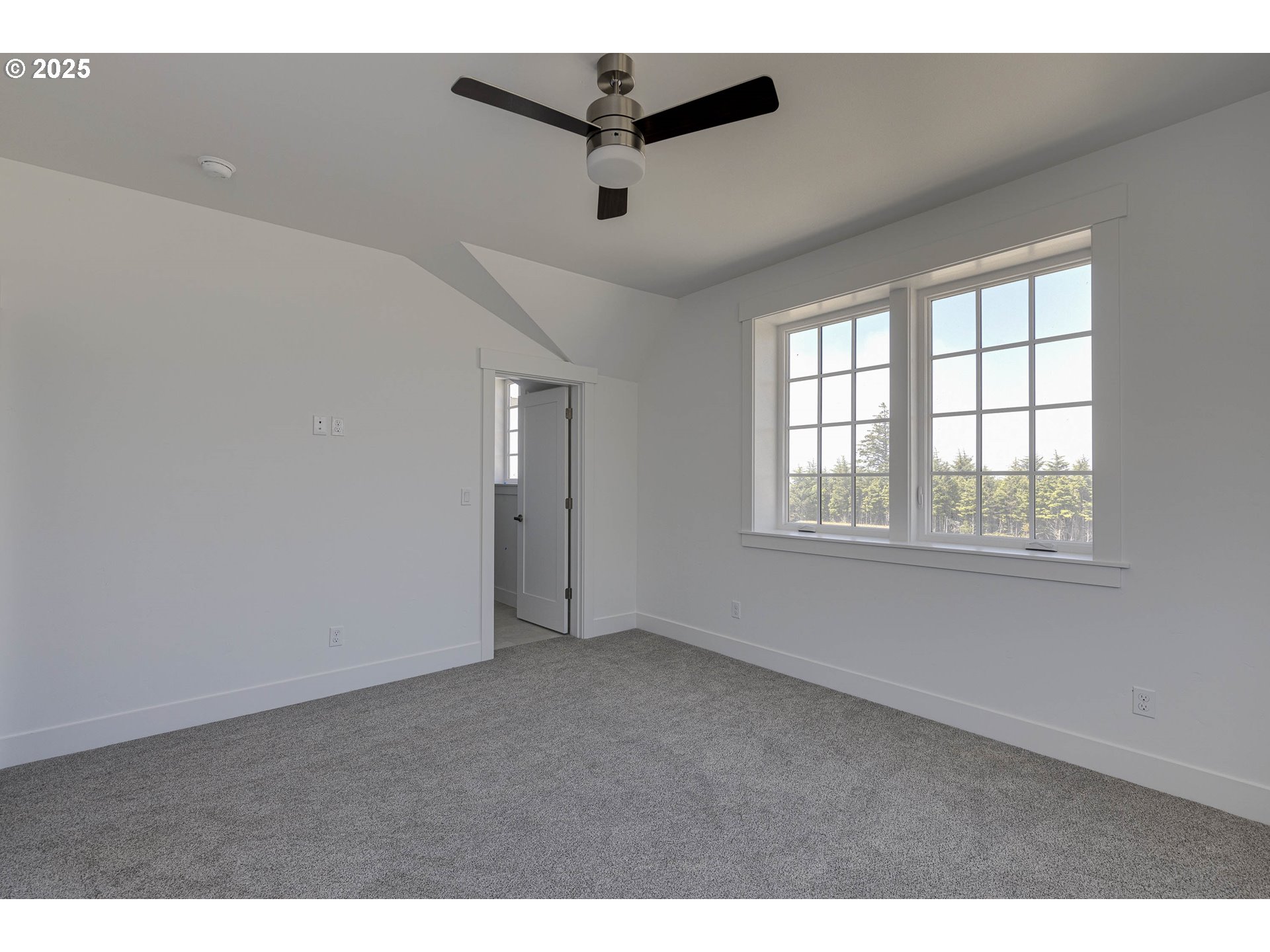 419 NE MOONWAKE LN 17