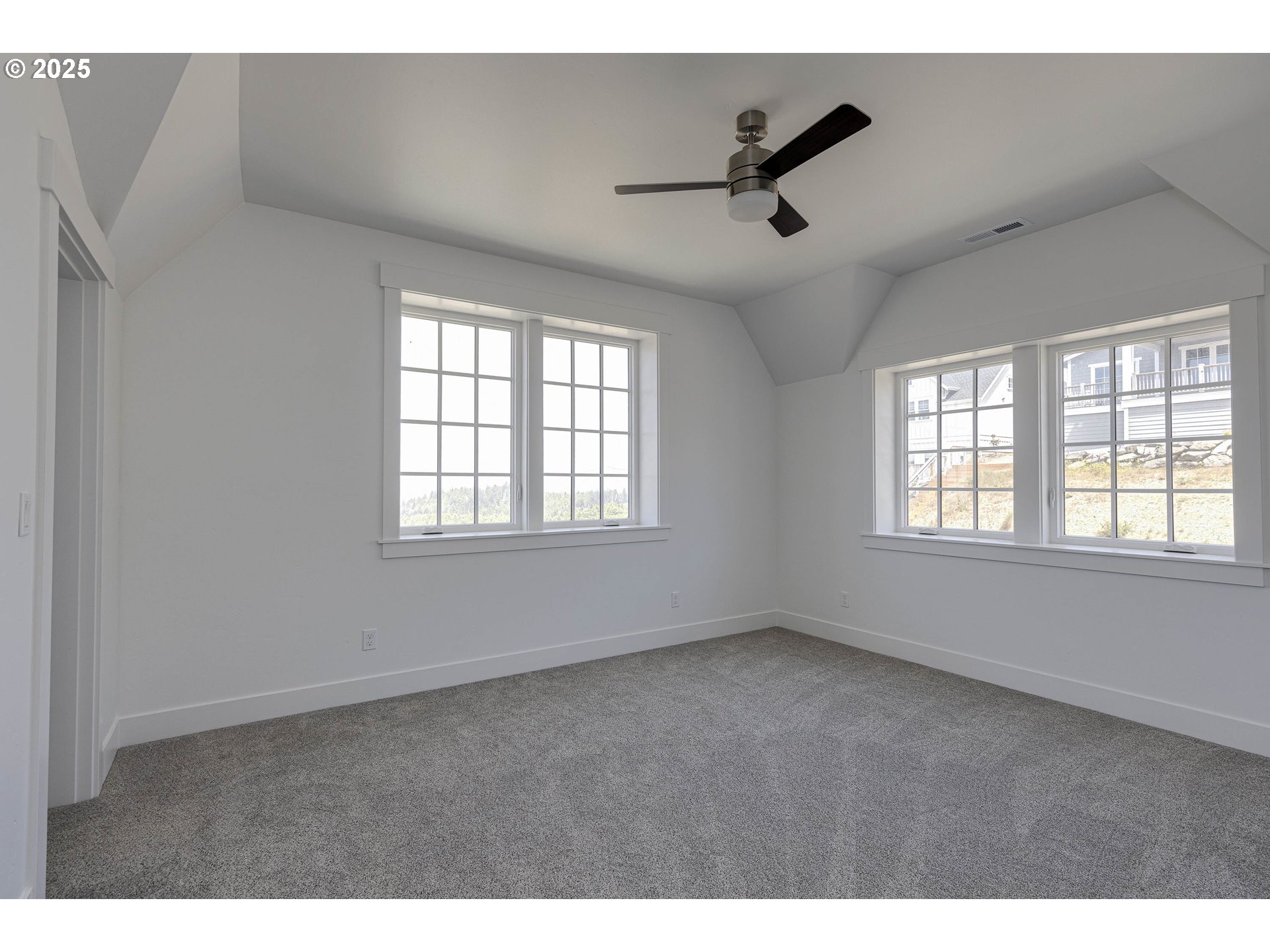 419 NE MOONWAKE LN 17