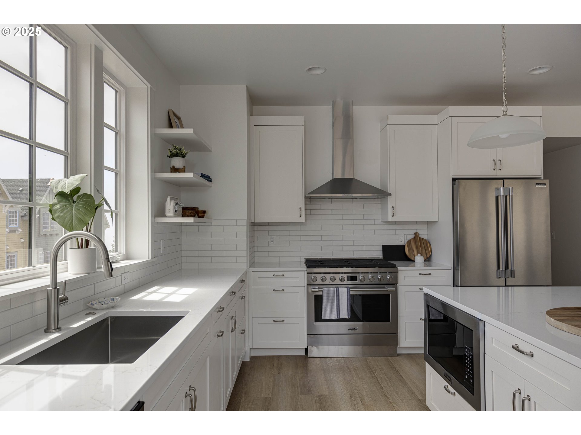 419 NE MOONWAKE LN 17