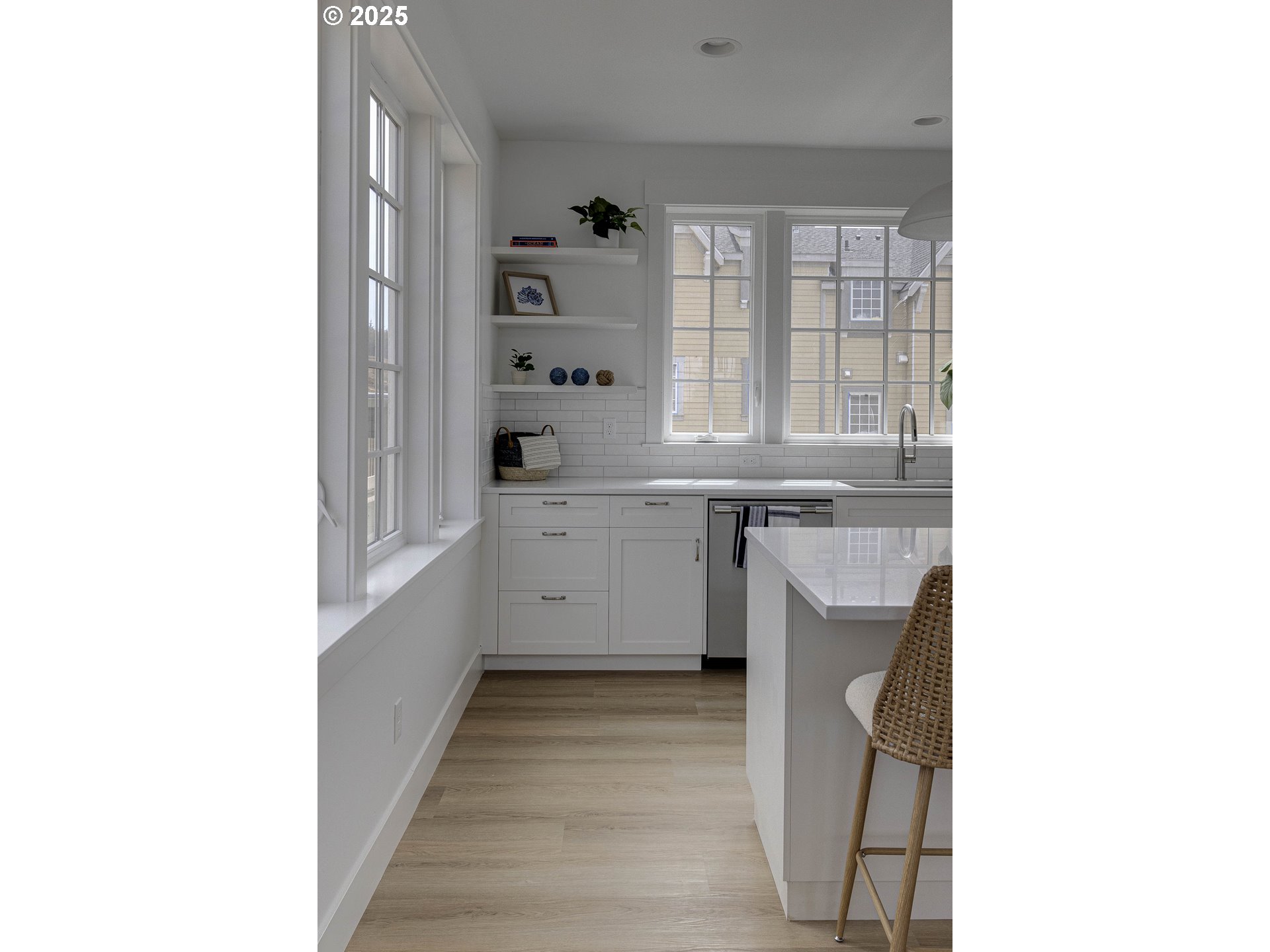 419 NE MOONWAKE LN 17