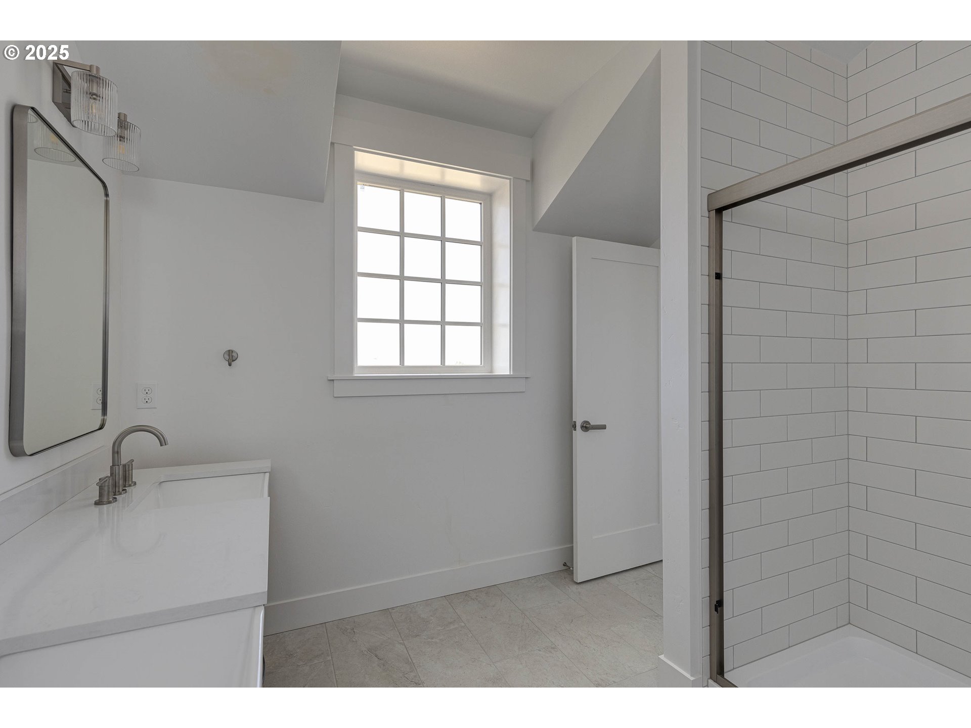 419 NE MOONWAKE LN 17