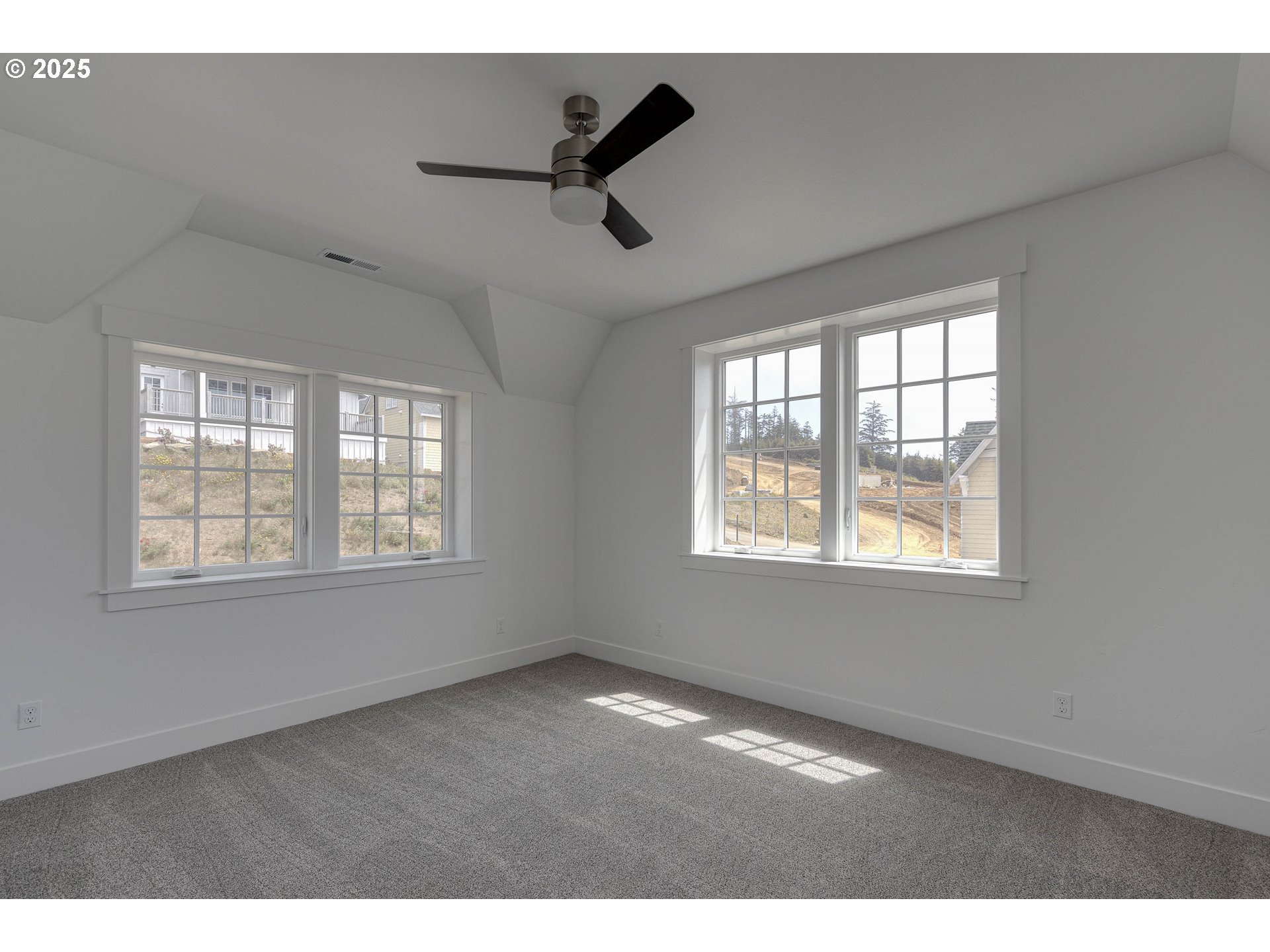 419 NE MOONWAKE LN 17