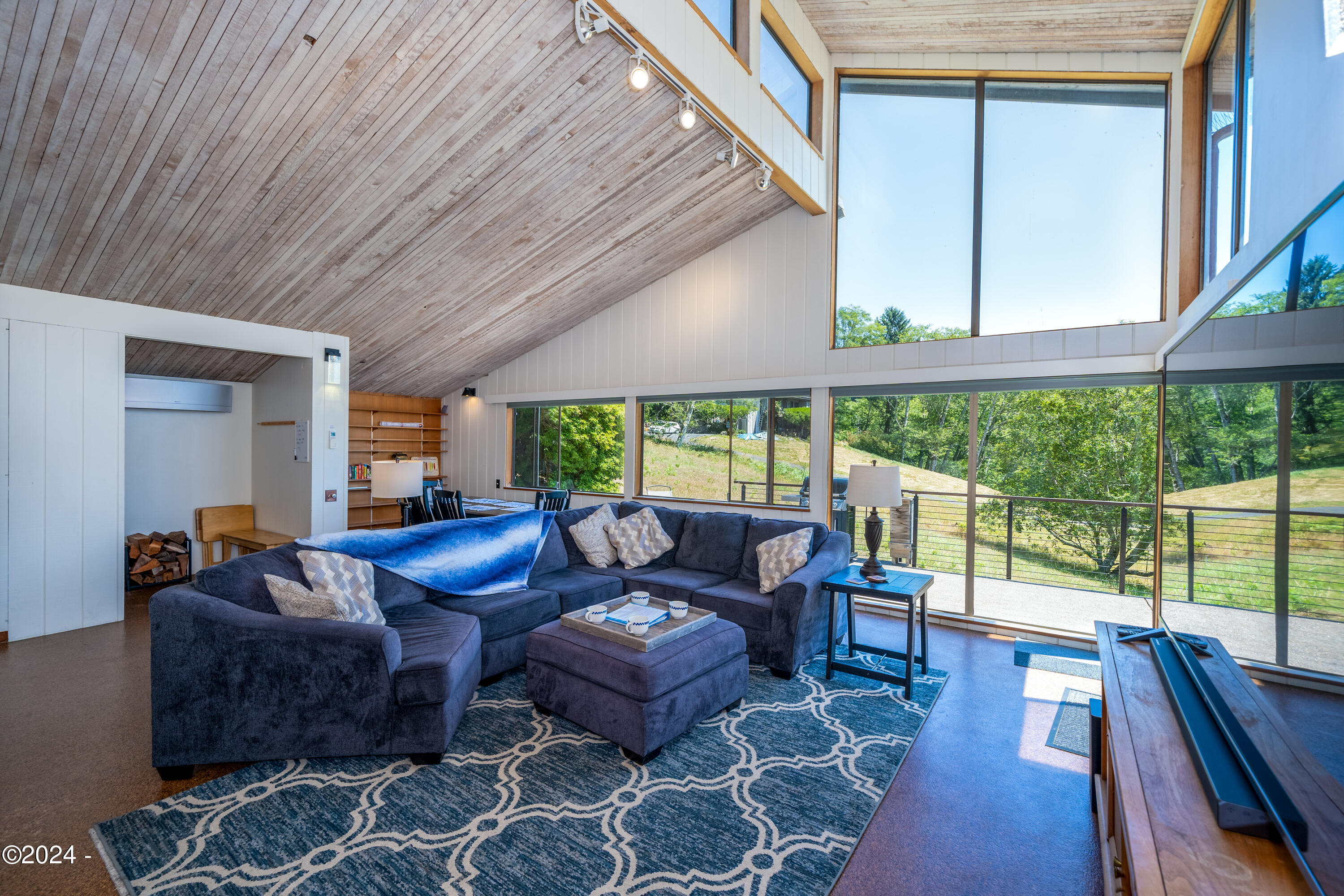 2555 Four Creeks Road