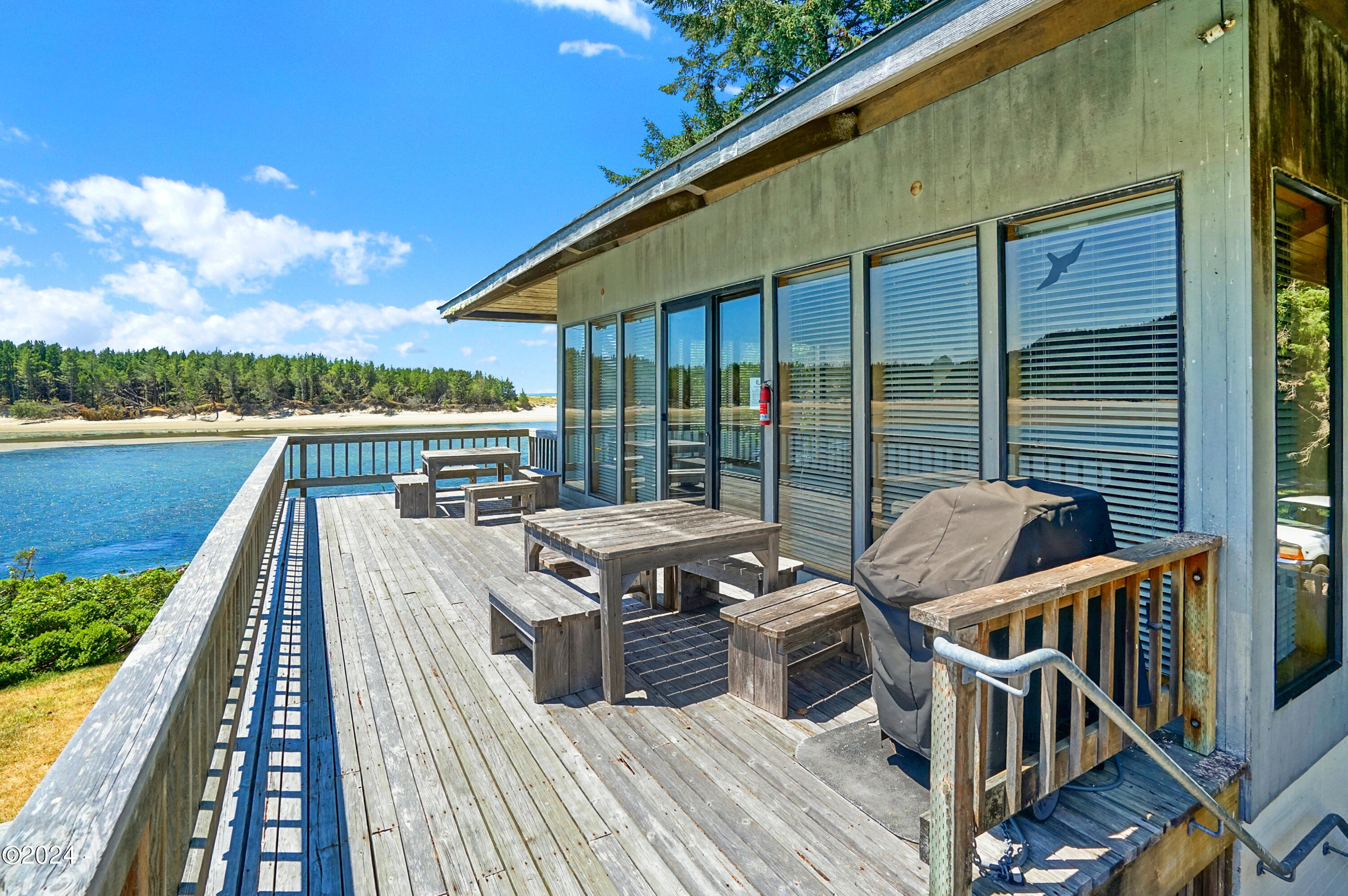 2555 Four Creeks Road