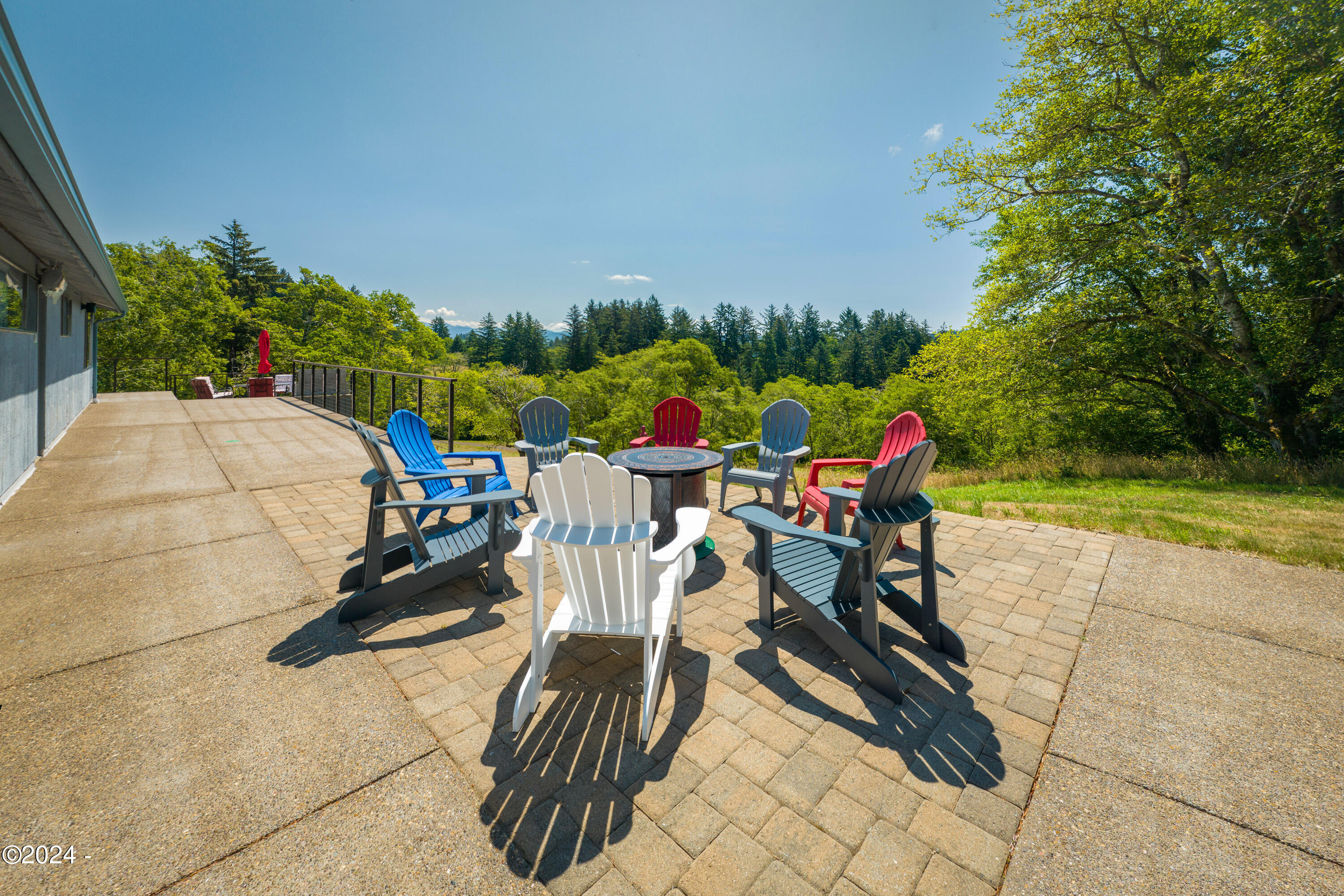 2555 Four Creeks Road