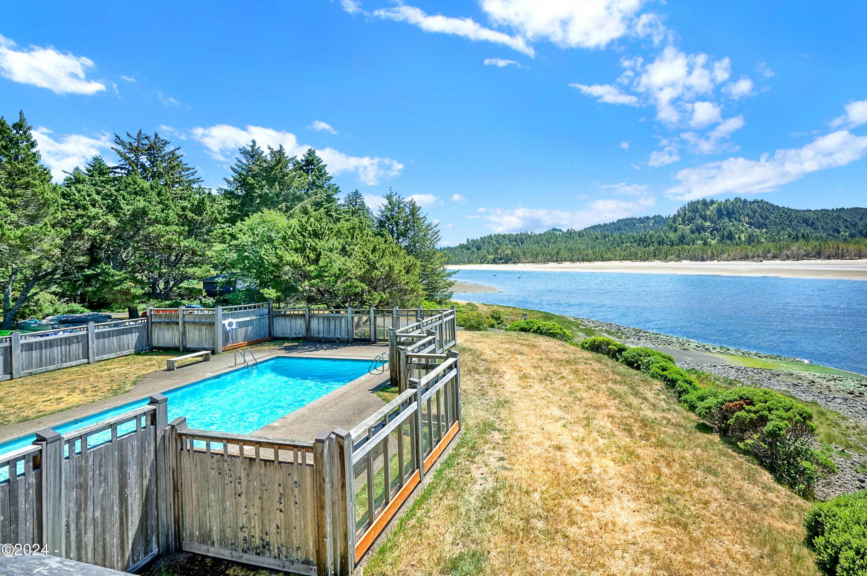 2555 Four Creeks Road